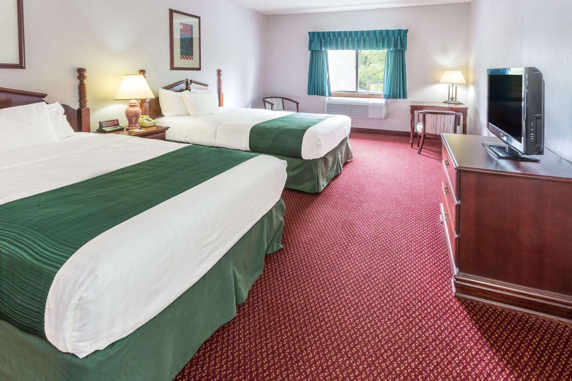 Studio 6 Suites - Tiffin, OH photo 9