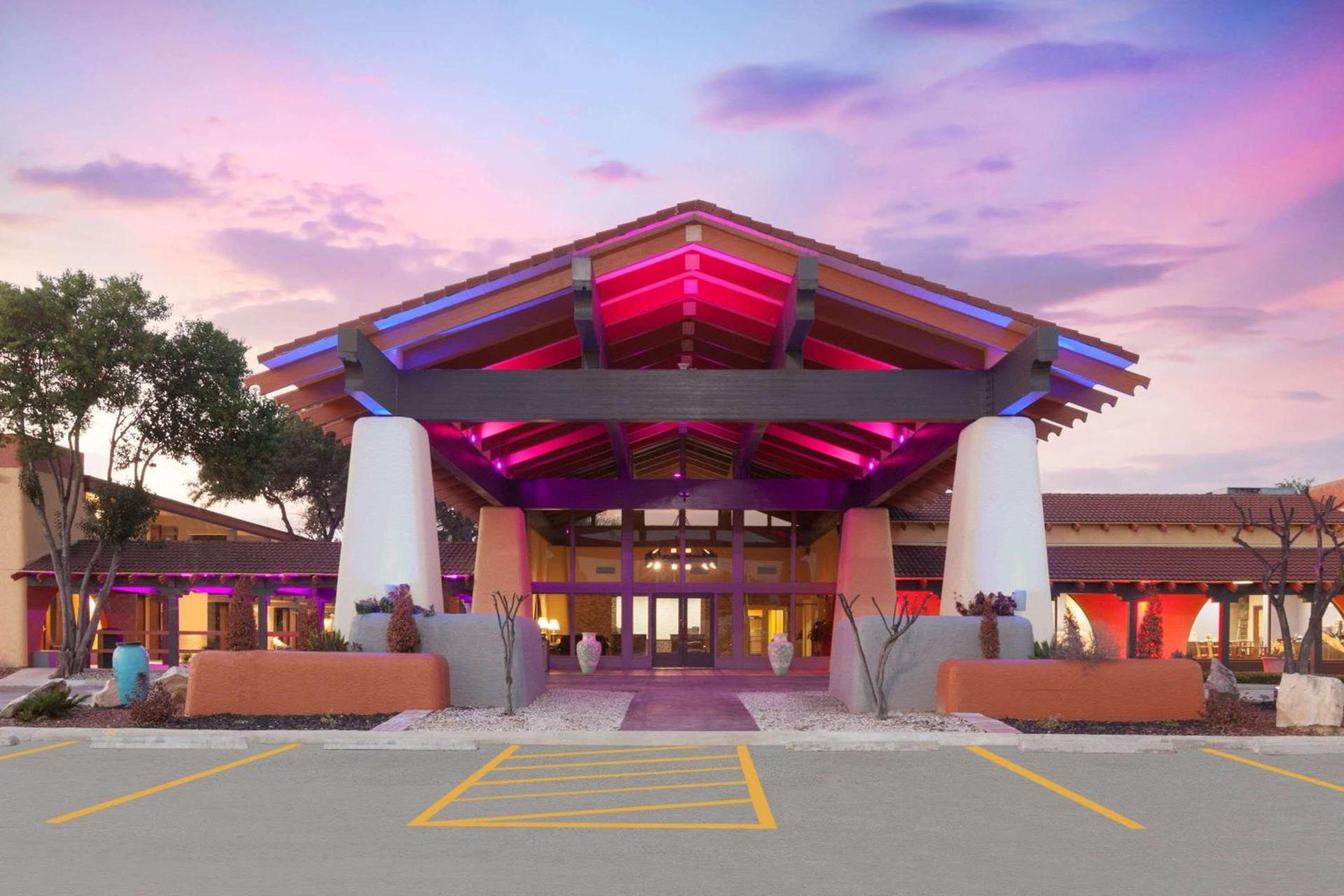 Days Inn by Wyndham Uvalde photo 3