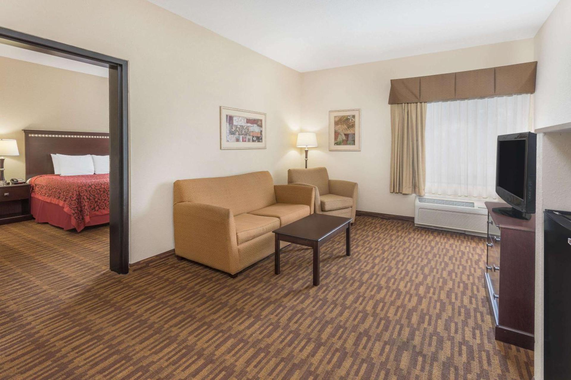 Days Inn by Wyndham Semmes Mobile photo 17