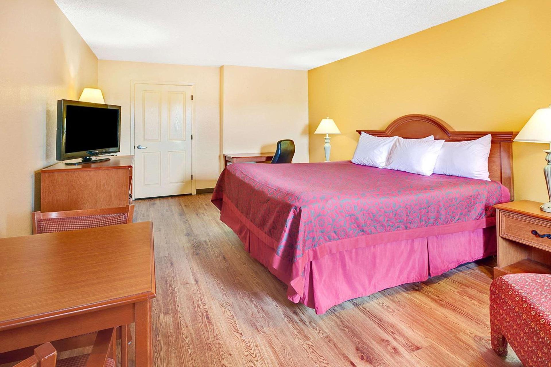 Days Inn by Wyndham Boerne photo 5