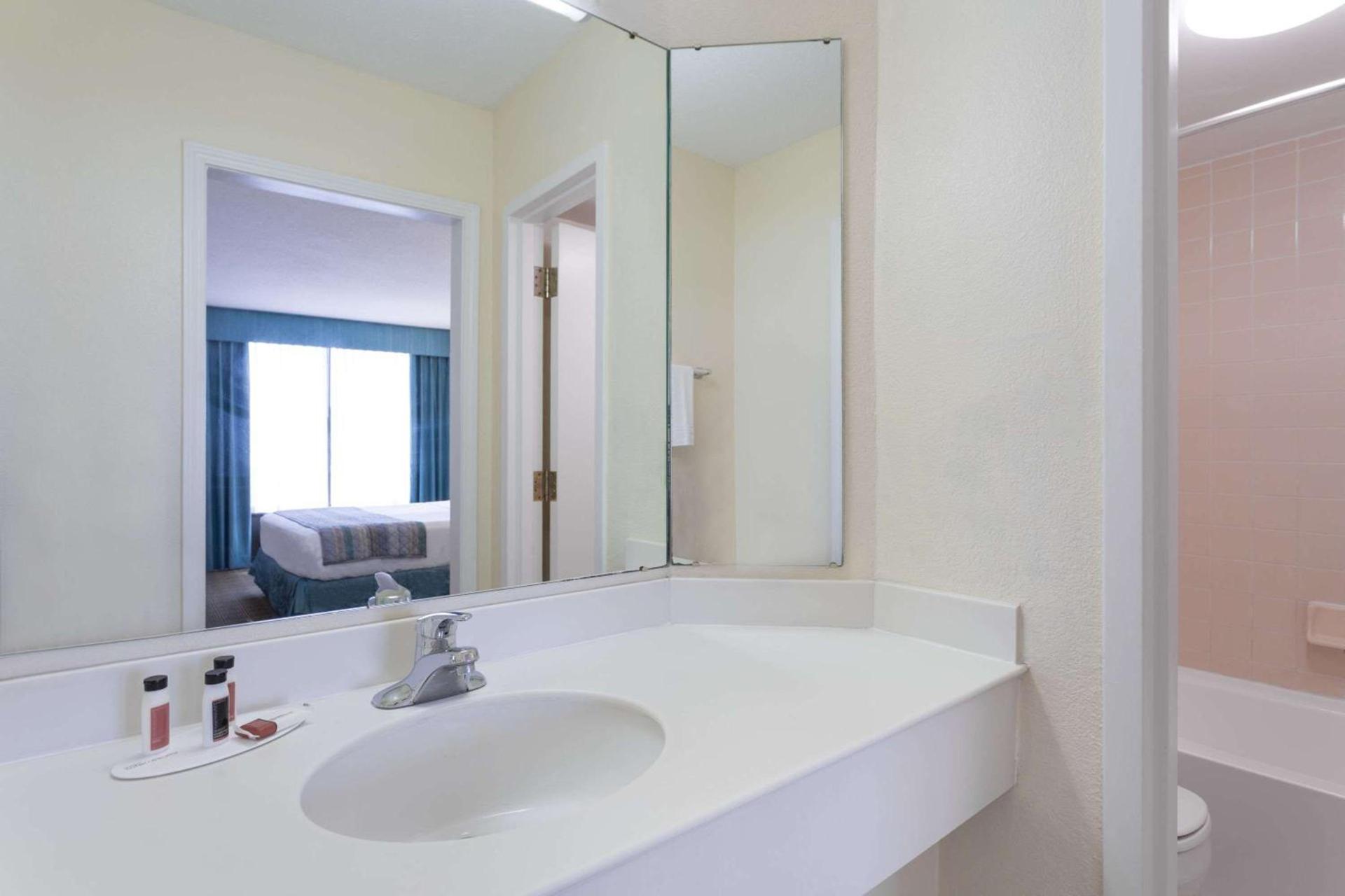 Extended Stay America Suites - Bristol photo 12