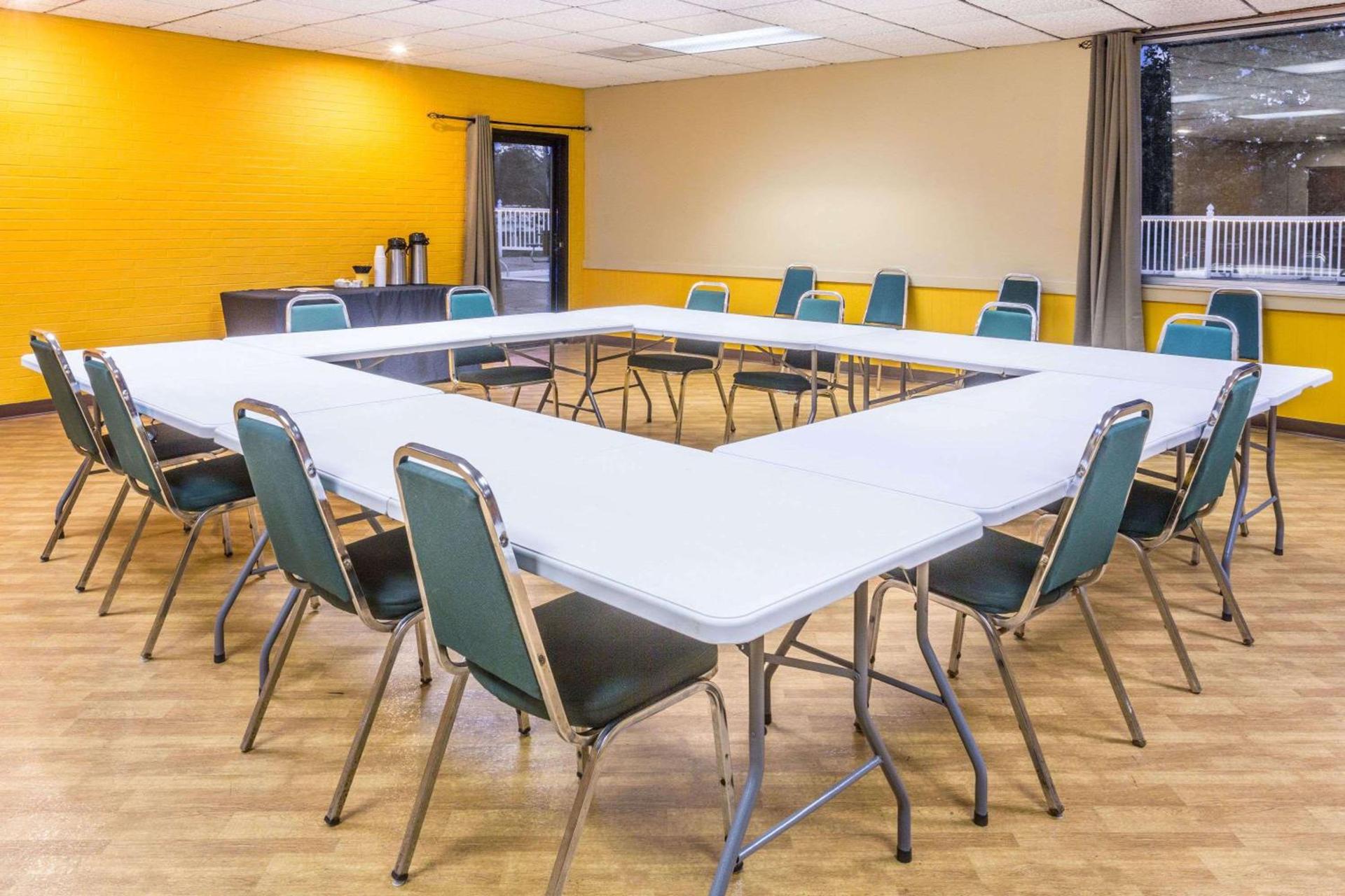 Studio 6 Suites - Tiffin, OH photo 13