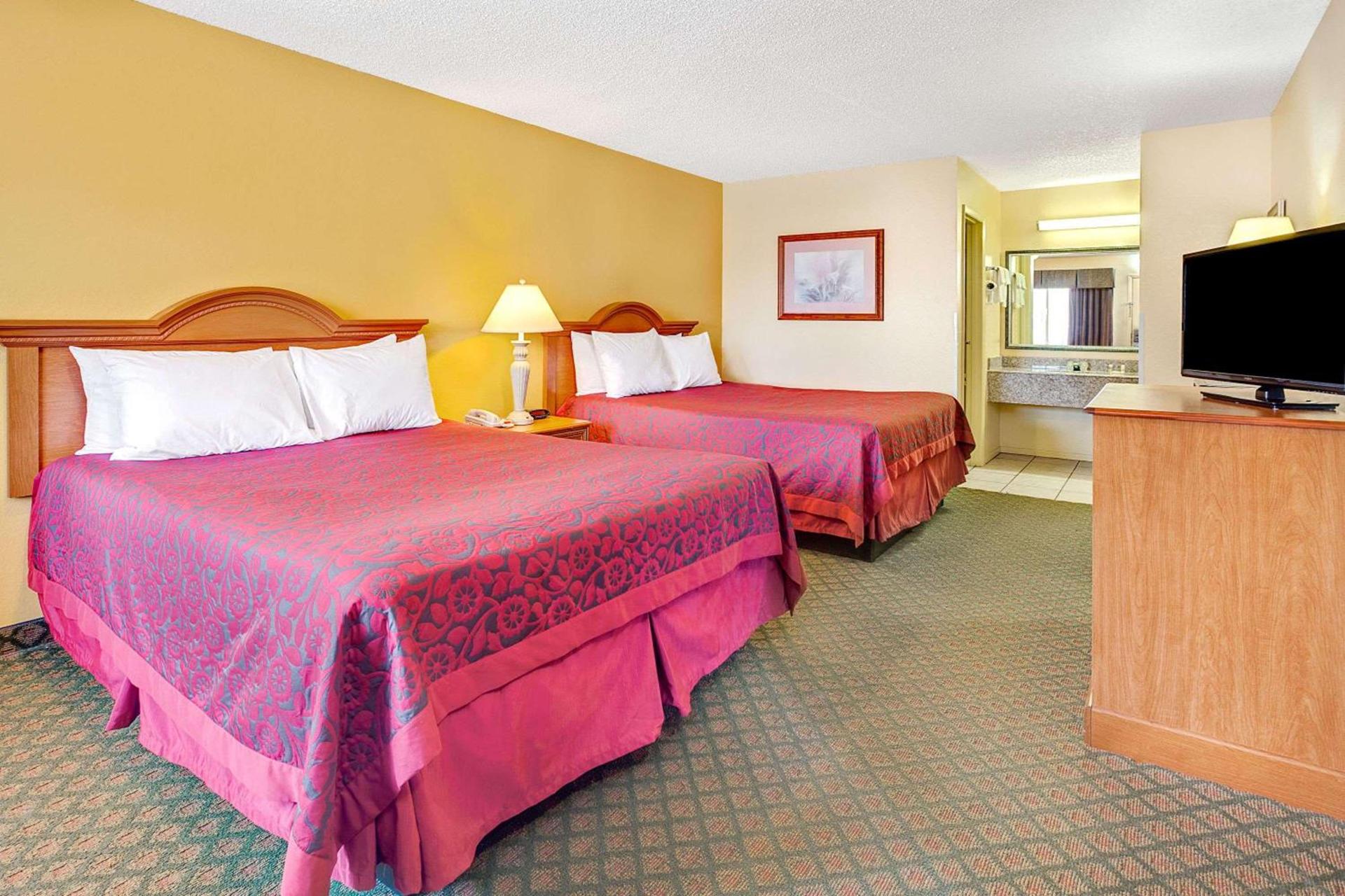 Days Inn by Wyndham Boerne photo 11