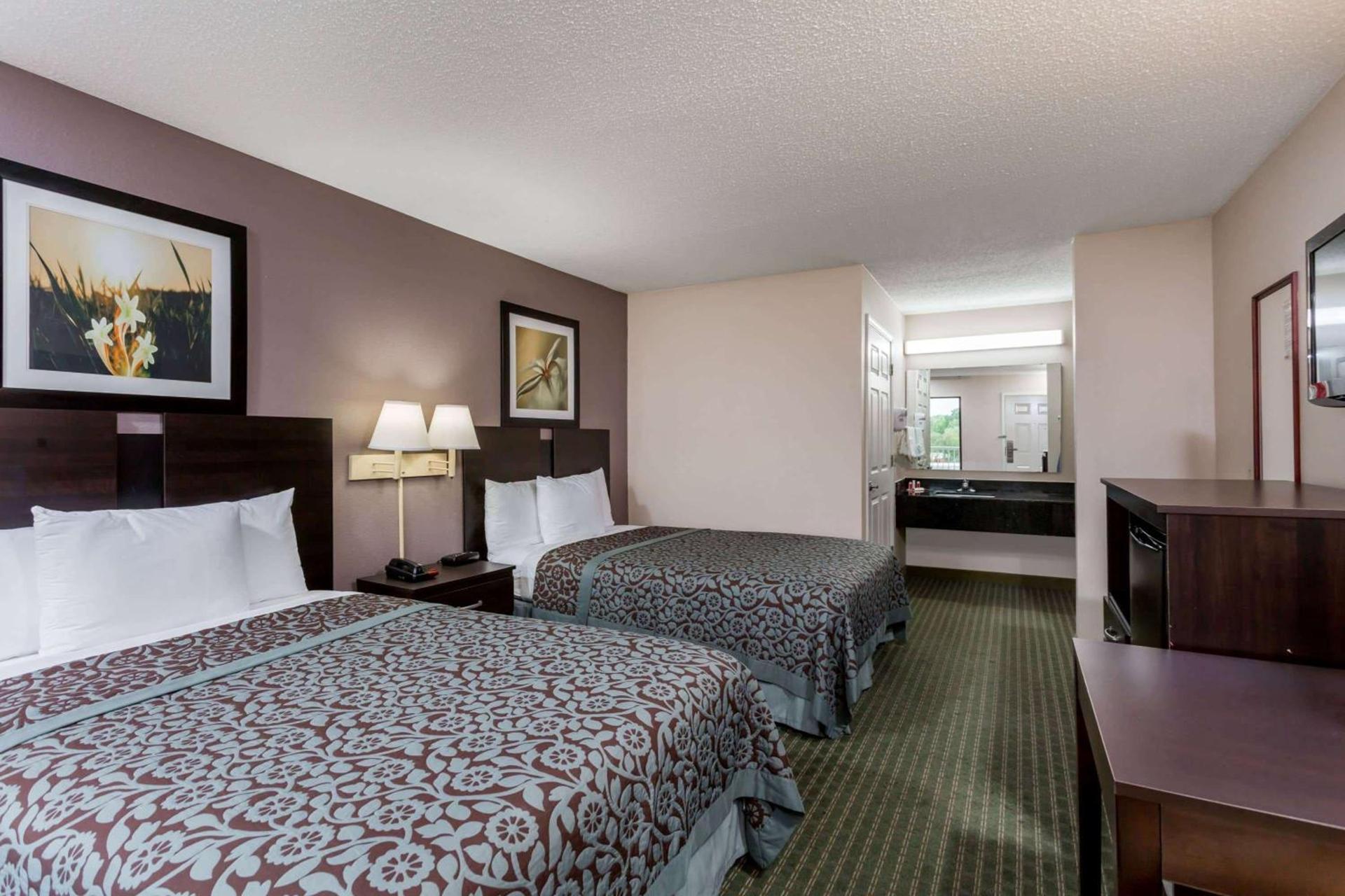 Days Inn by Wyndham Lugoff photo 10