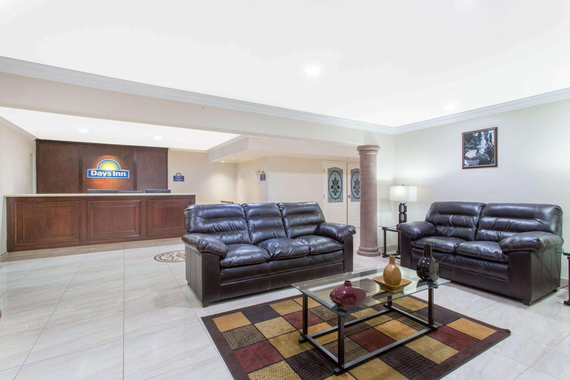 Days Inn by Wyndham Indio photo 2