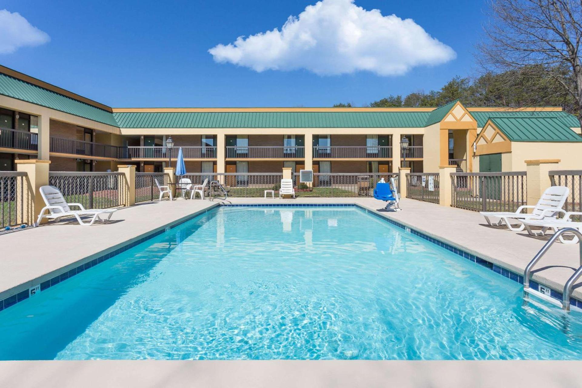 Days Inn by Wyndham Mocksville photo 3