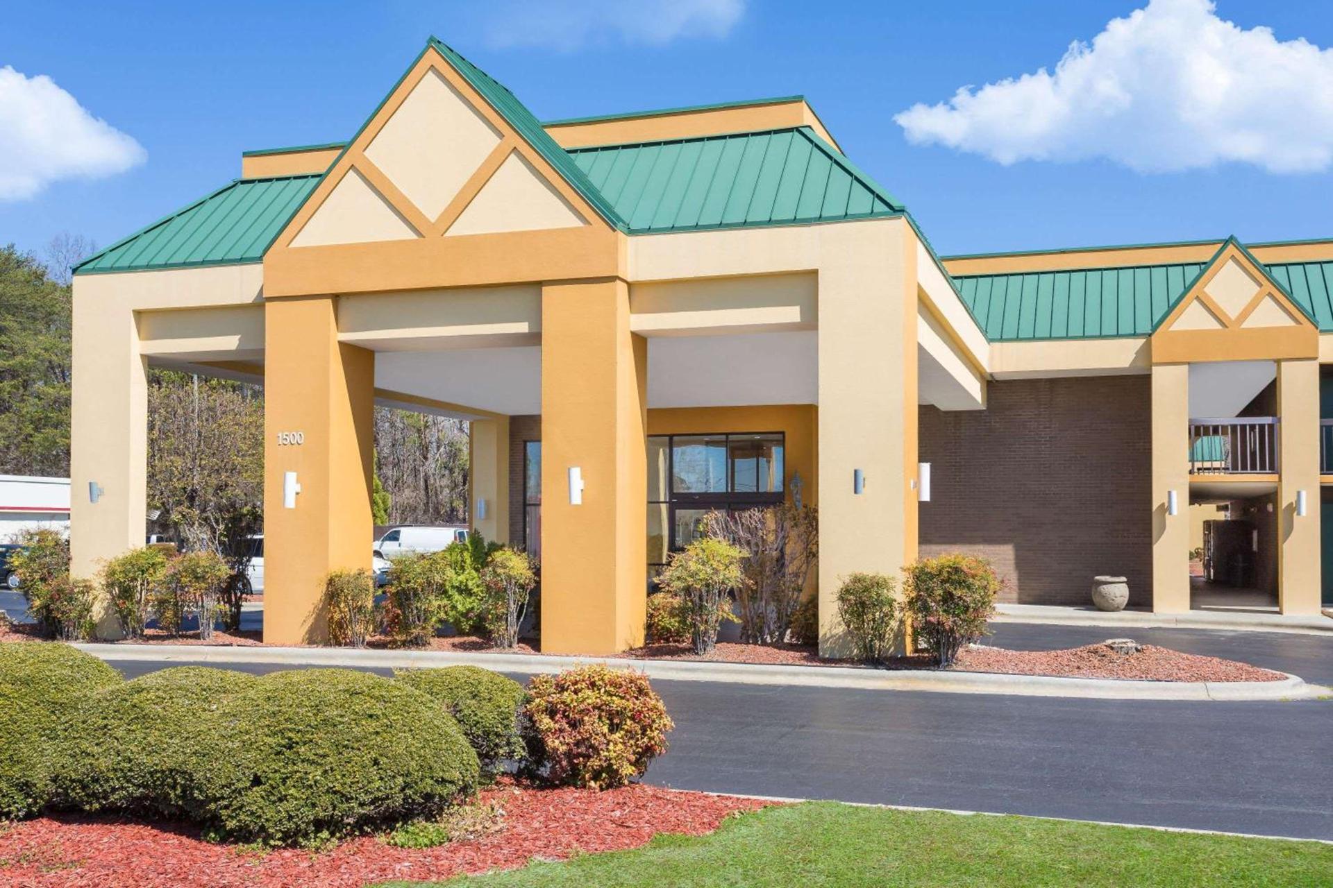 Days Inn by Wyndham Mocksville photo 1