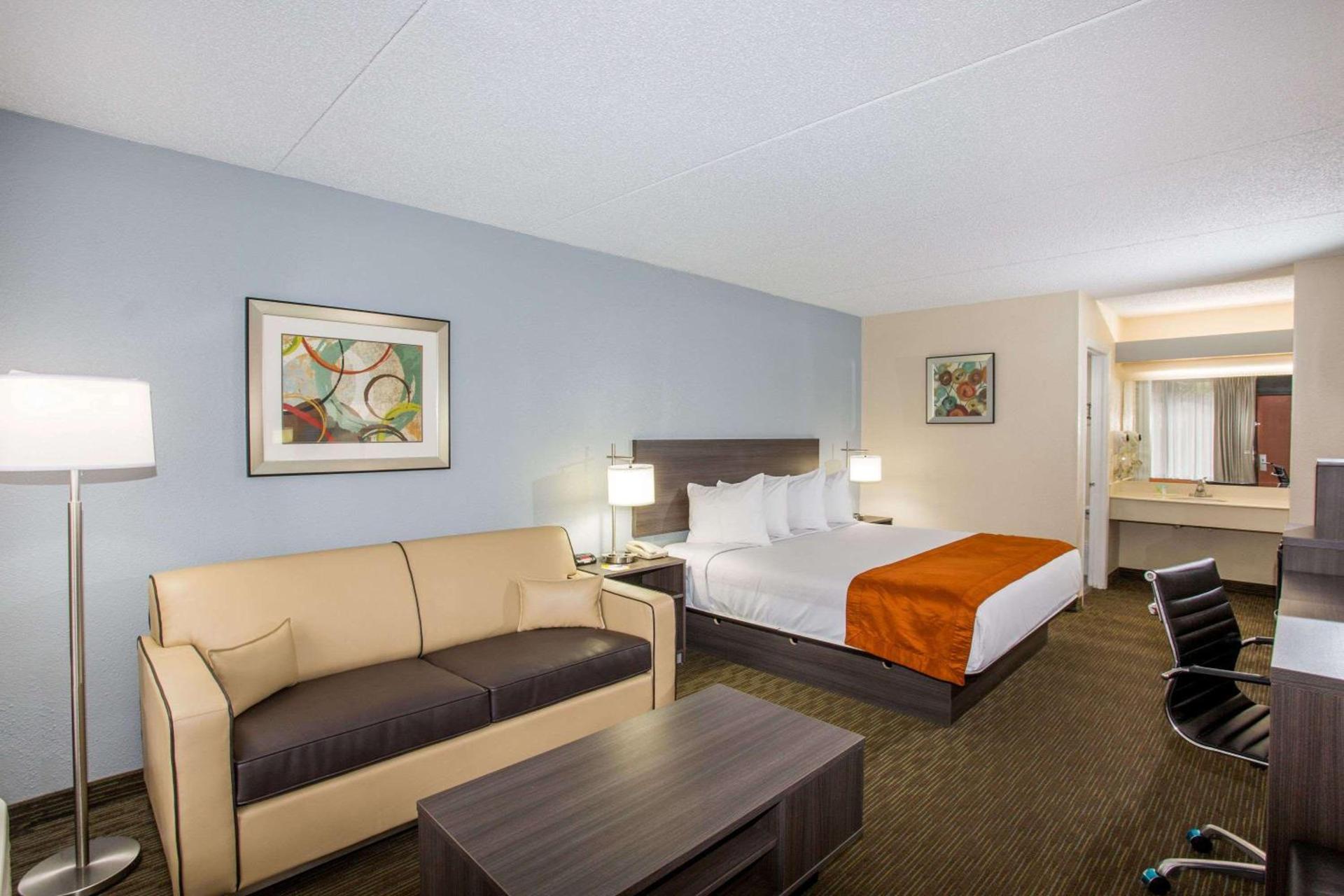 Days Inn & Suites by Wyndham Orlando Airport photo 5