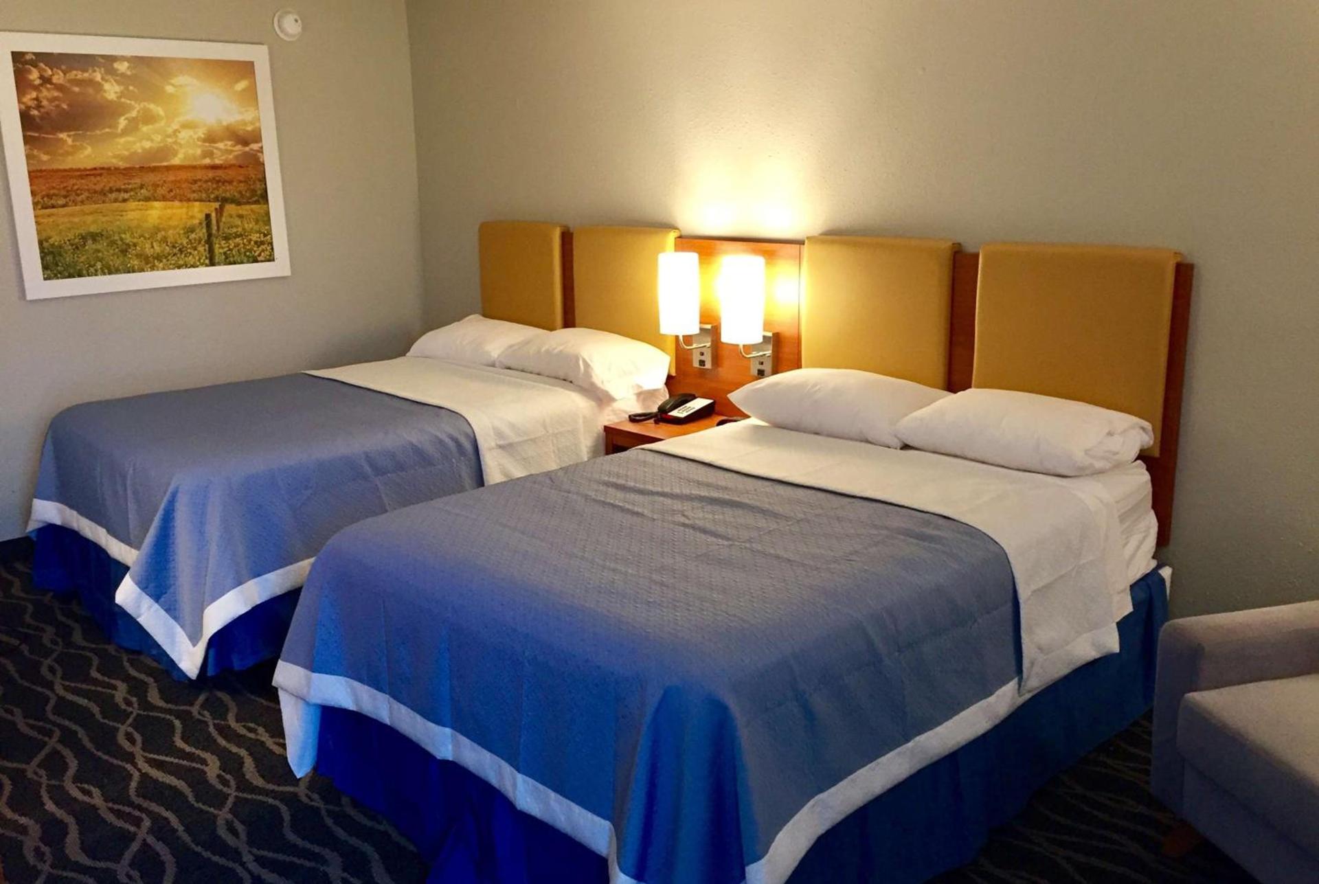 Days Inn & Suites by Wyndham Cincinnati North photo 4