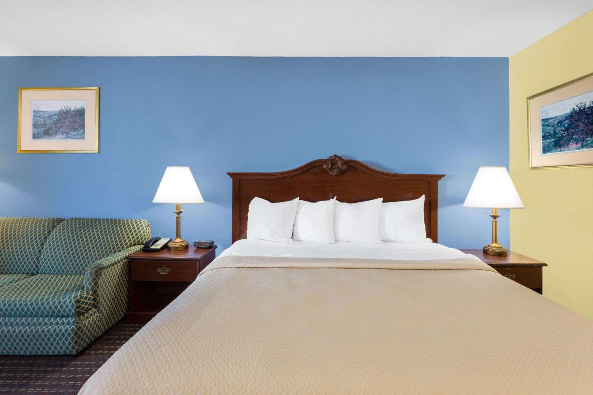 Days Inn by Wyndham Mocksville photo 8