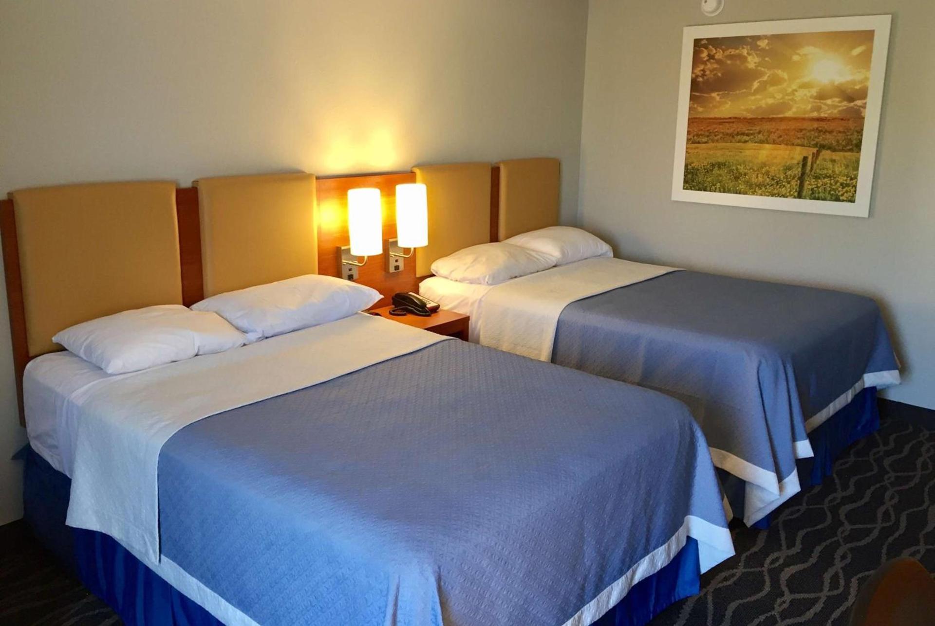 Days Inn & Suites by Wyndham Cincinnati North photo 5