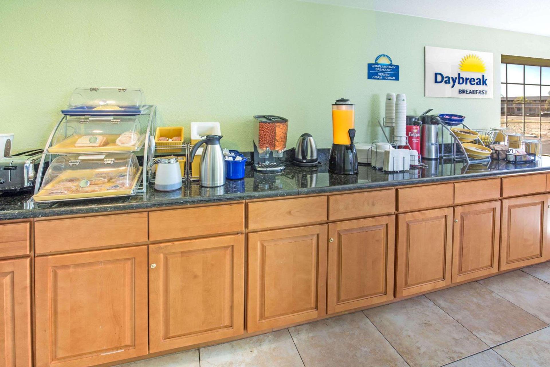 Days Inn by Wyndham Oroville photo 17
