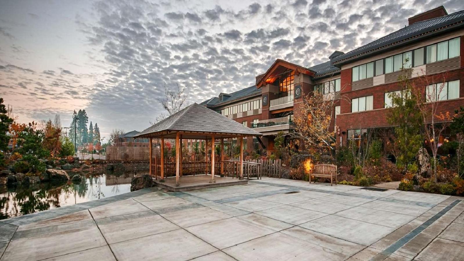 Best Western Premier Boulder Falls Inn photo 68