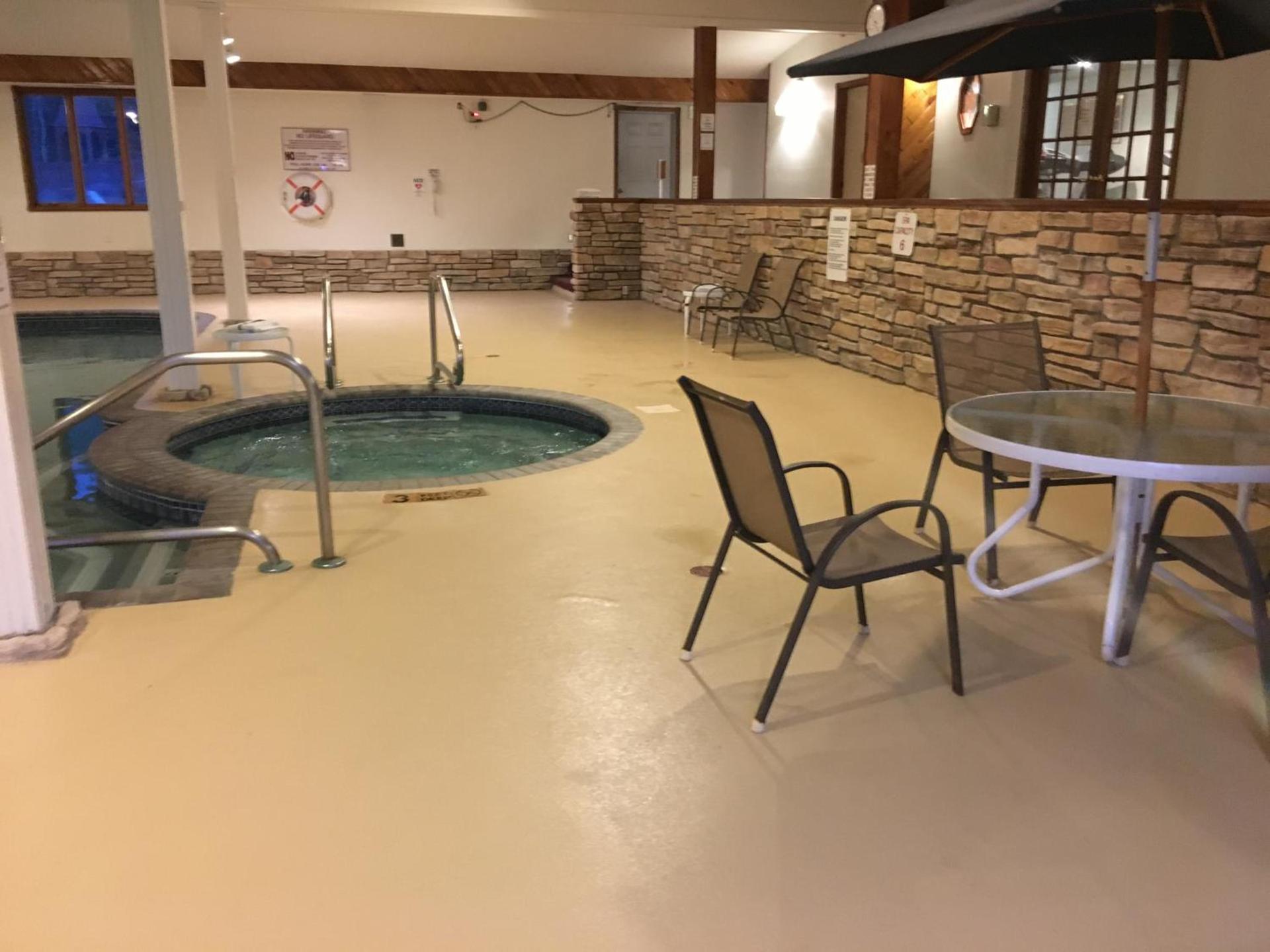 Landmark Motor Inn photo 71