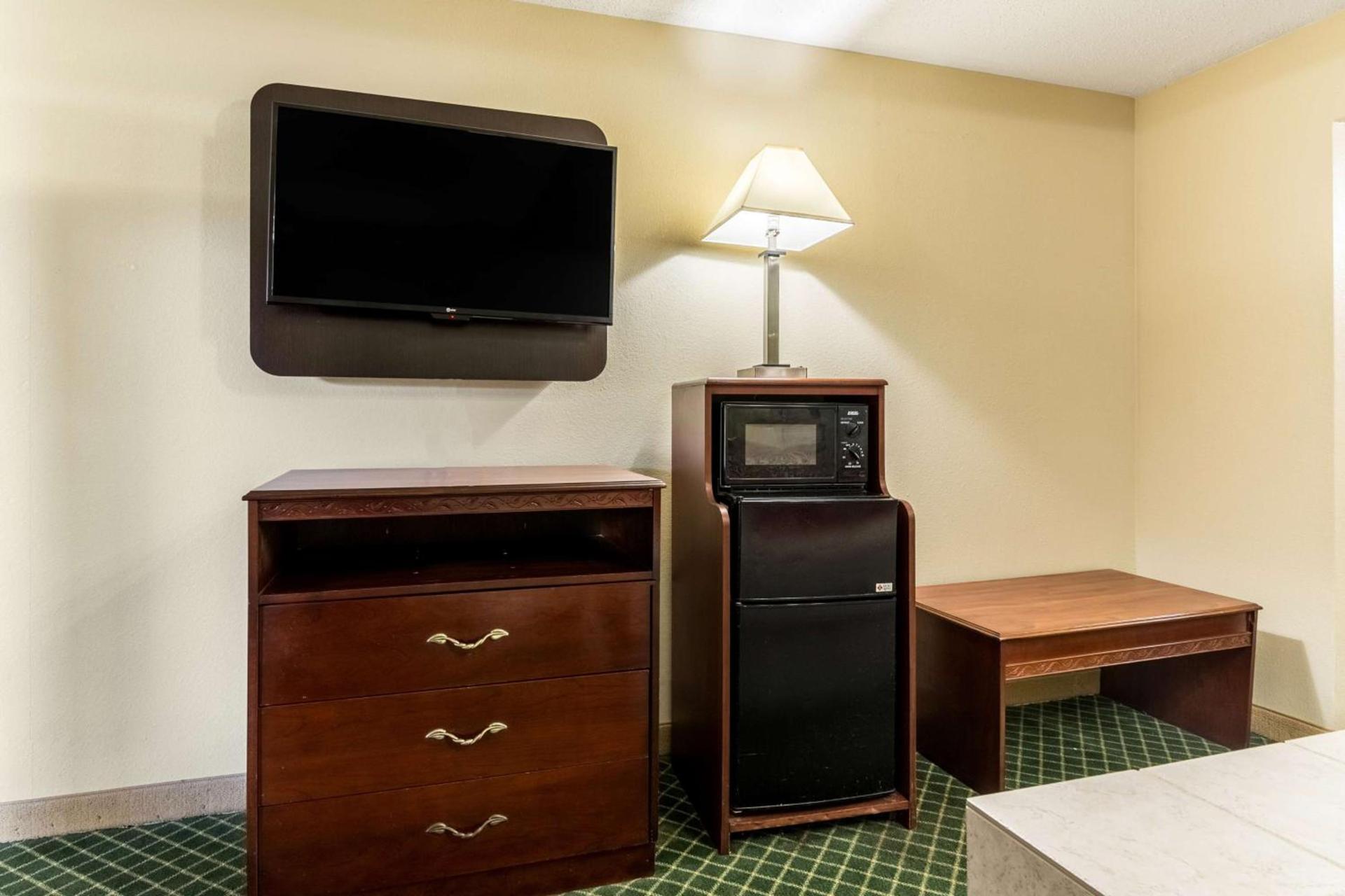Motel 6-Kenly, NC photo 3