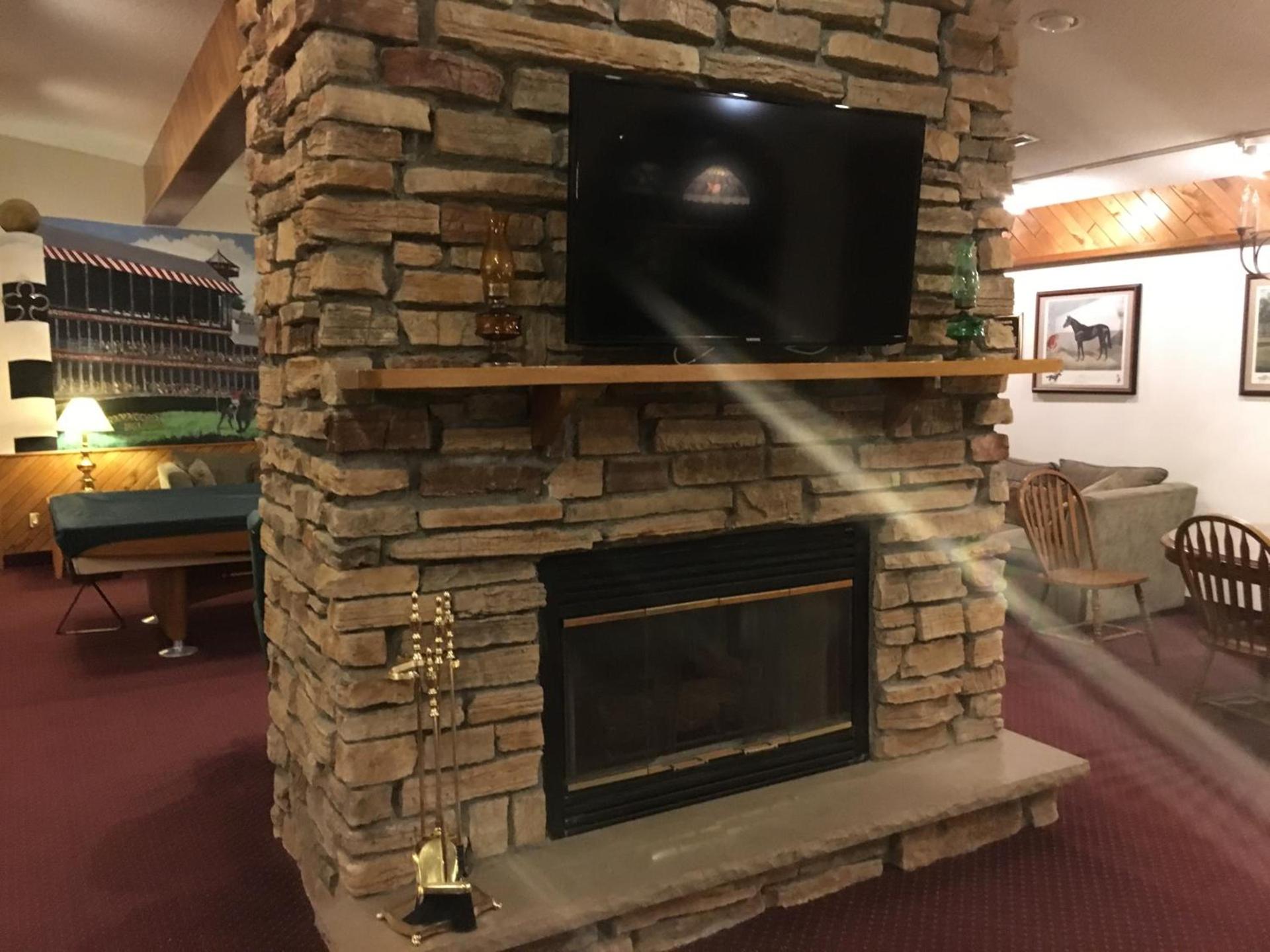 Landmark Motor Inn photo 63