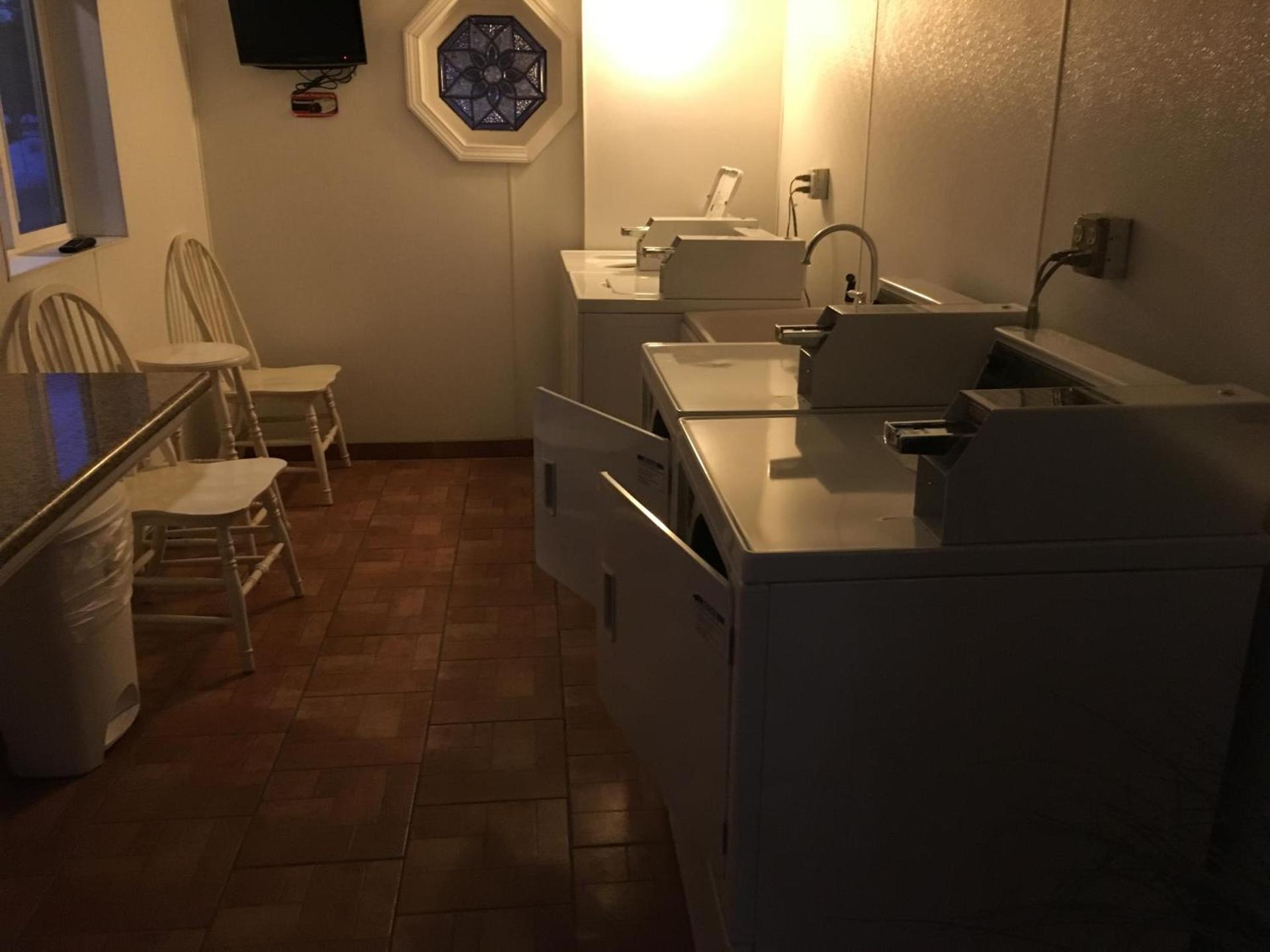 Landmark Motor Inn photo 50