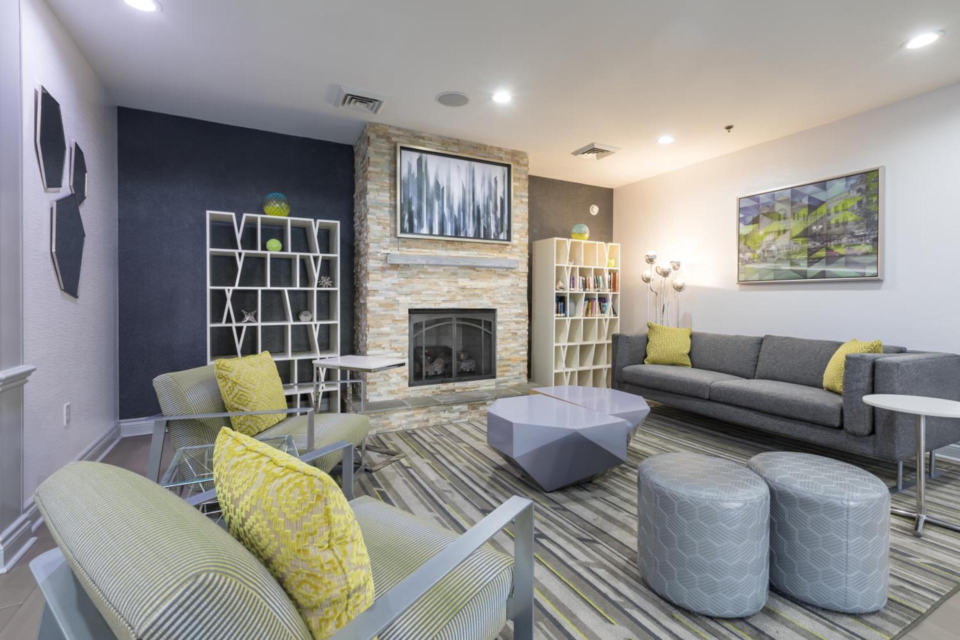 La Quinta Inn & Suites by Wyndham Downtown Asheville photo 55