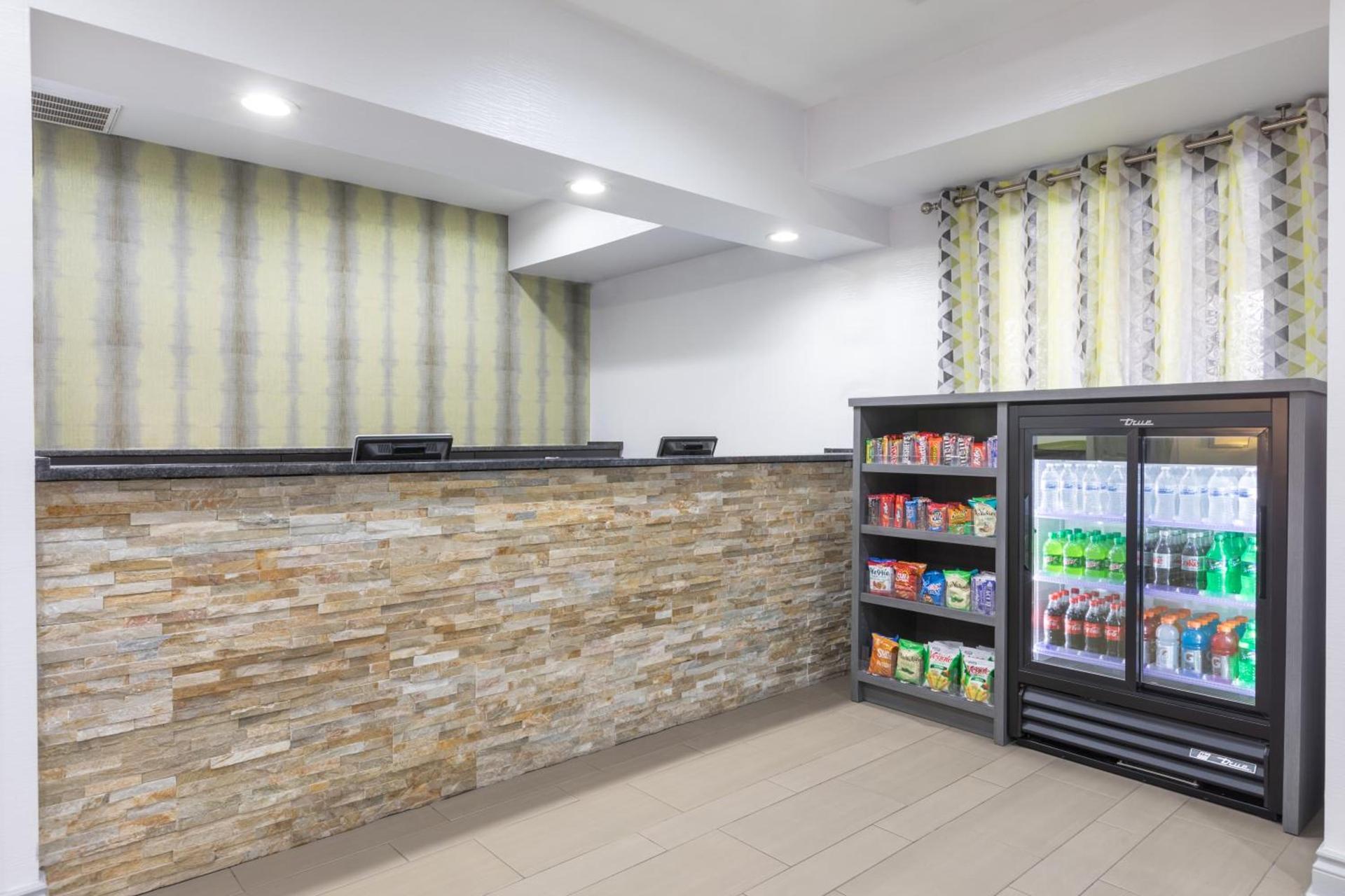 La Quinta Inn & Suites by Wyndham Downtown Asheville photo 59