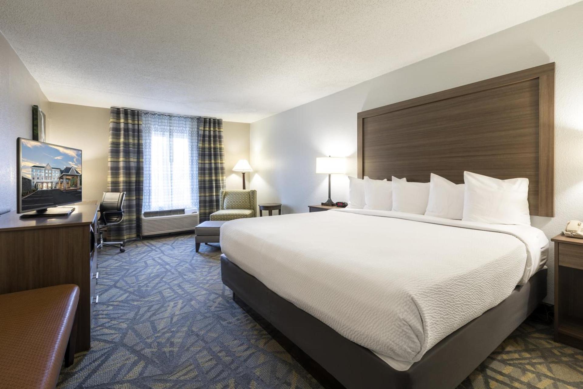 La Quinta Inn & Suites by Wyndham Downtown Asheville photo 62