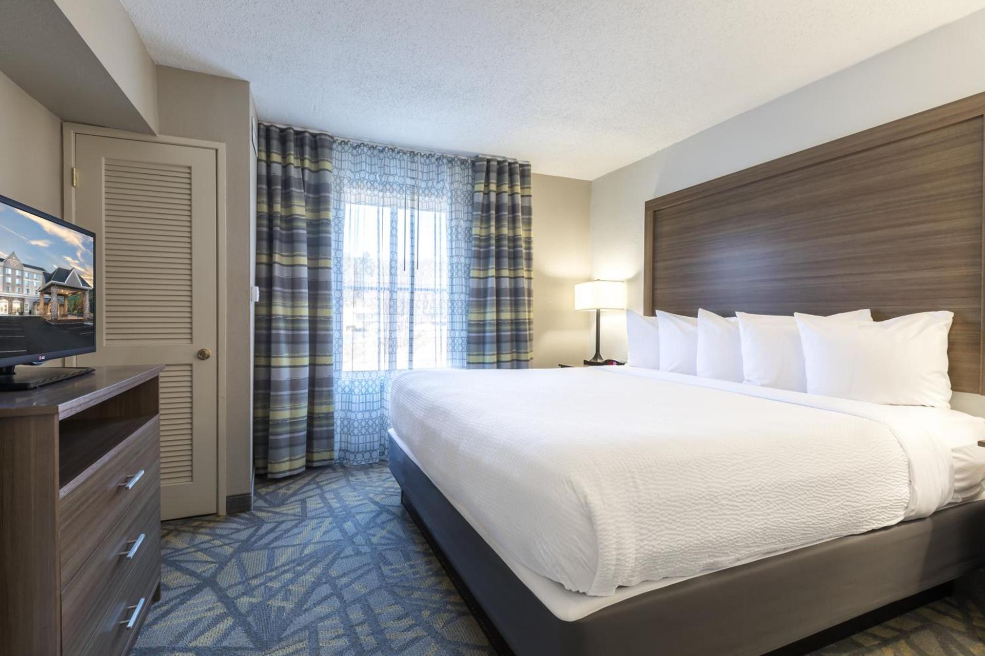 La Quinta Inn & Suites by Wyndham Downtown Asheville photo 72