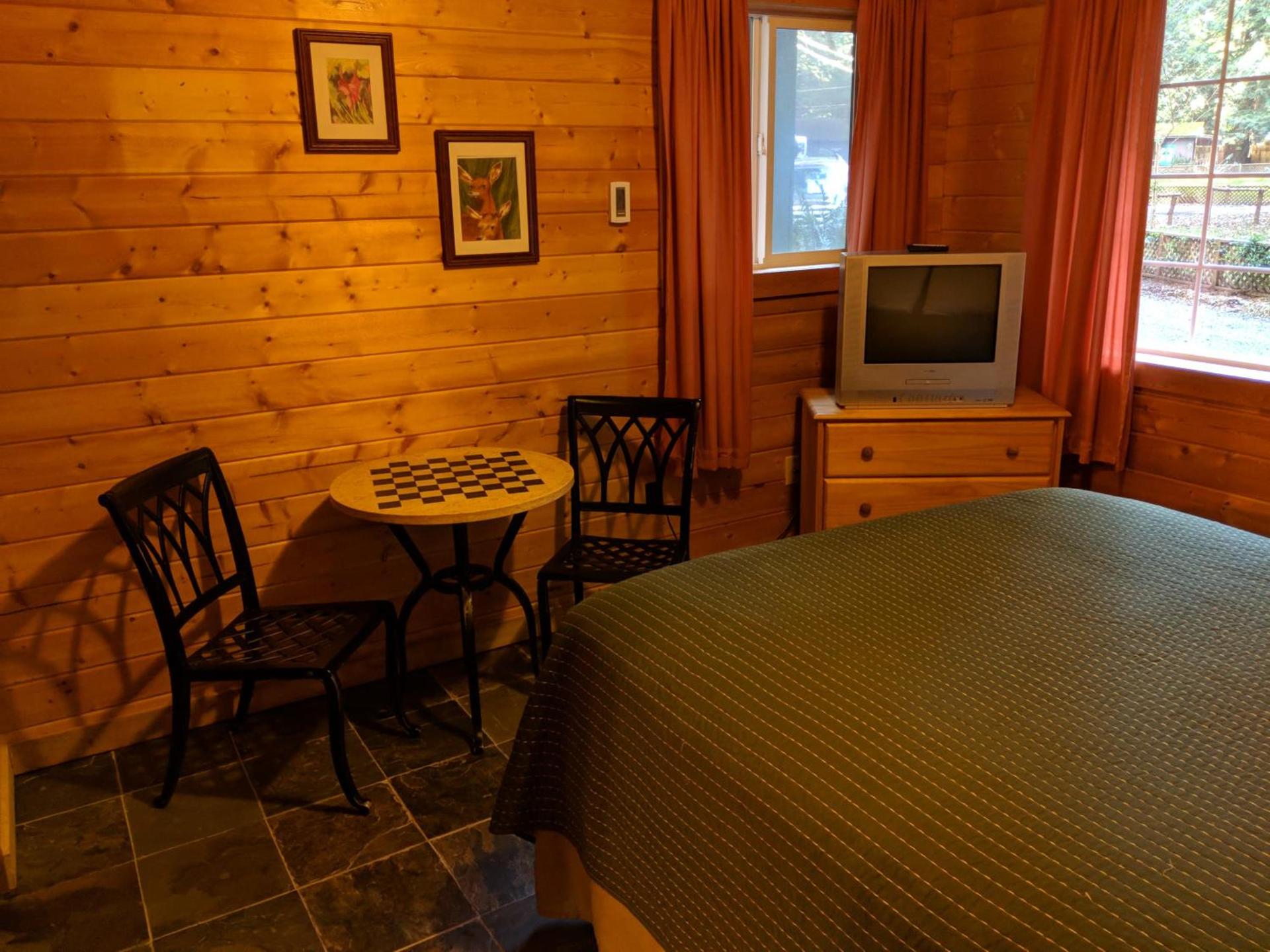 Emerald Forest Cabins photo 36