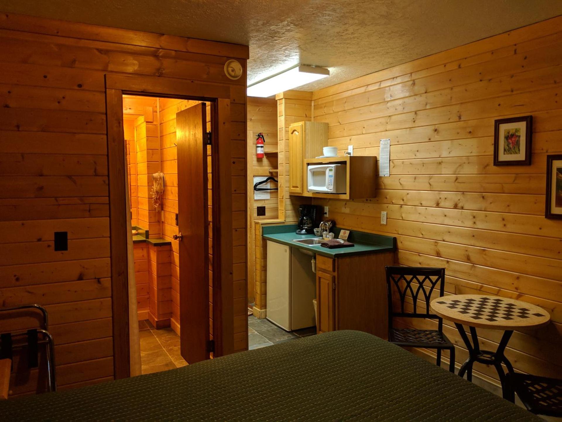 Emerald Forest Cabins photo 37