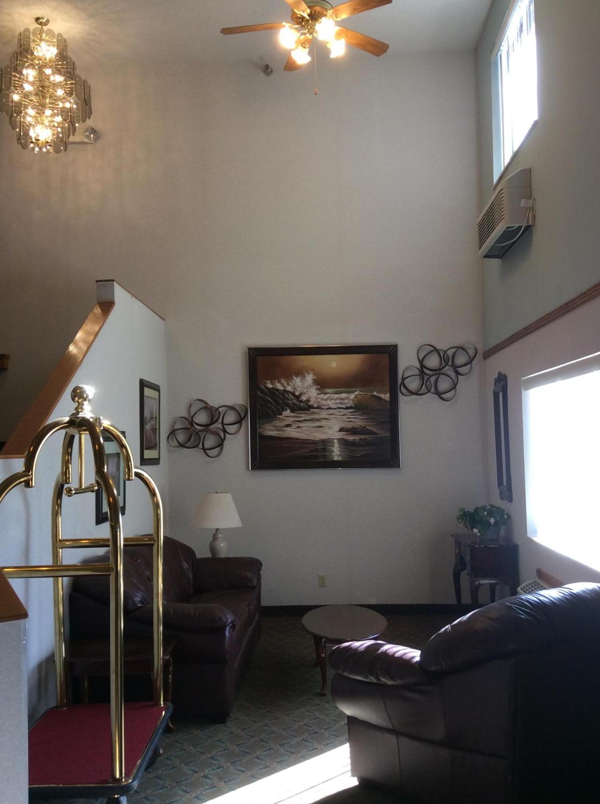 Baymont by Wyndham Hot Springs photo 10