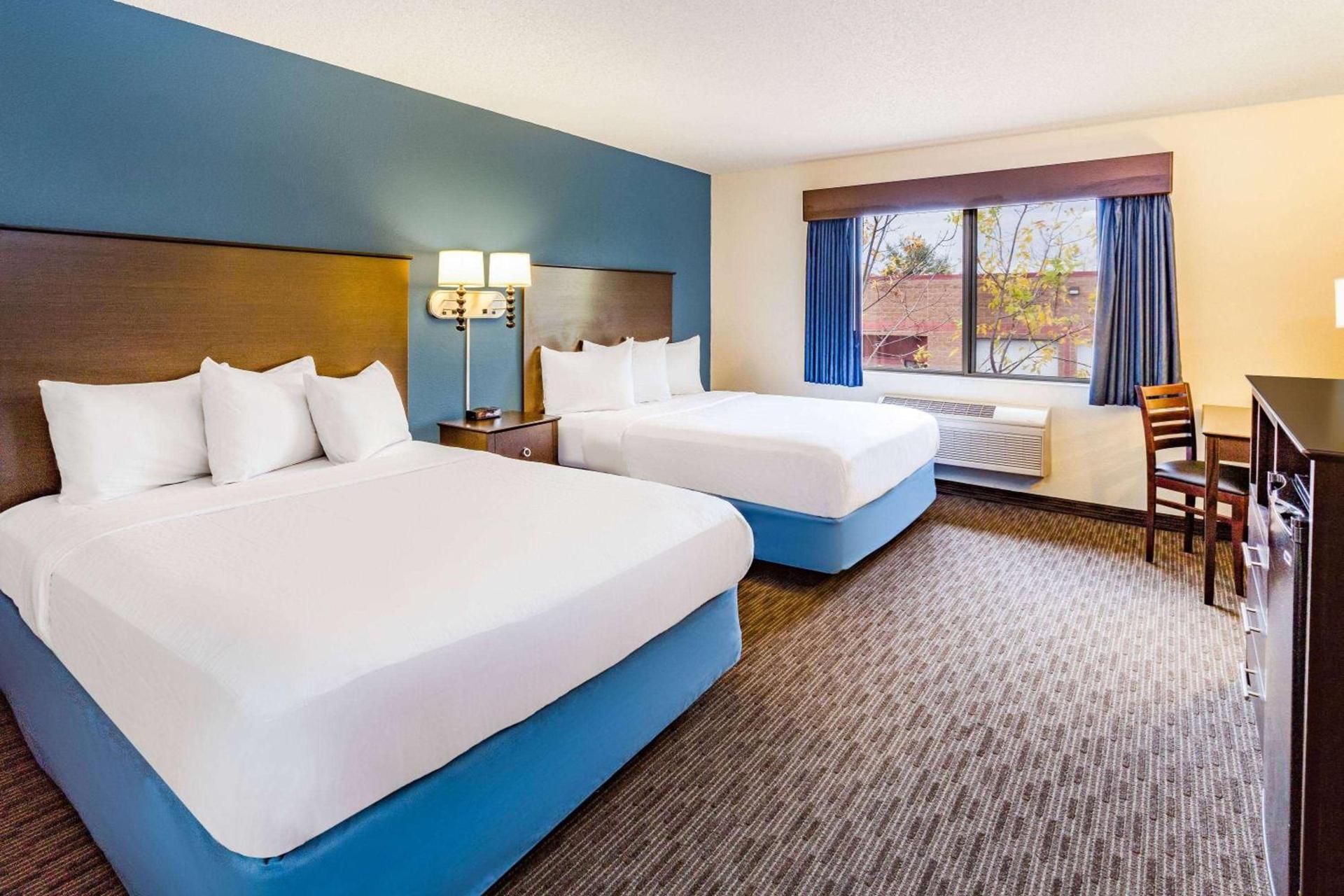 AmericInn by Wyndham Hotel and Suites Long Lake photo 11