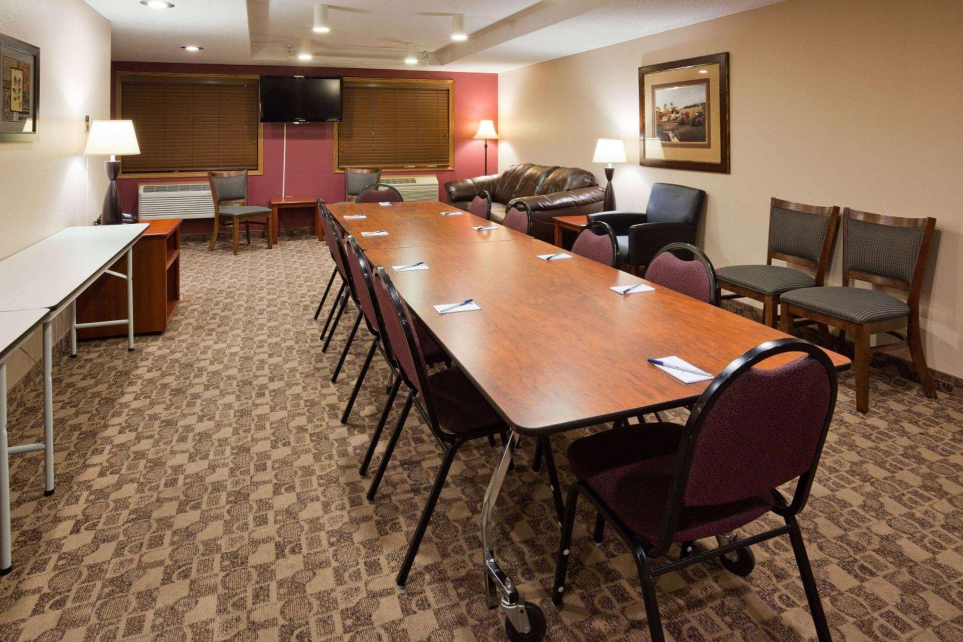 AmericInn by Wyndham Austin photo 7