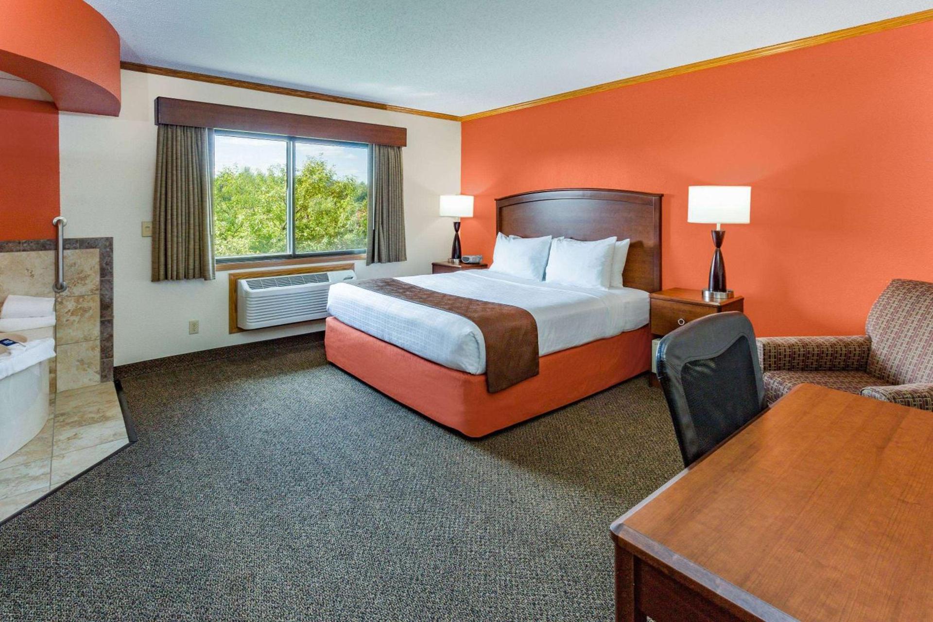 AmericInn by Wyndham Virginia photo 26