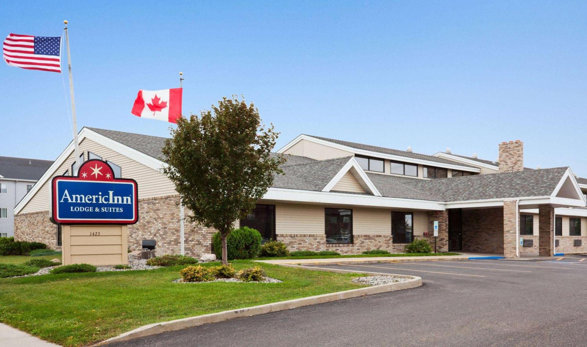 AmericInn by Wyndham Fargo West Acres photo 2