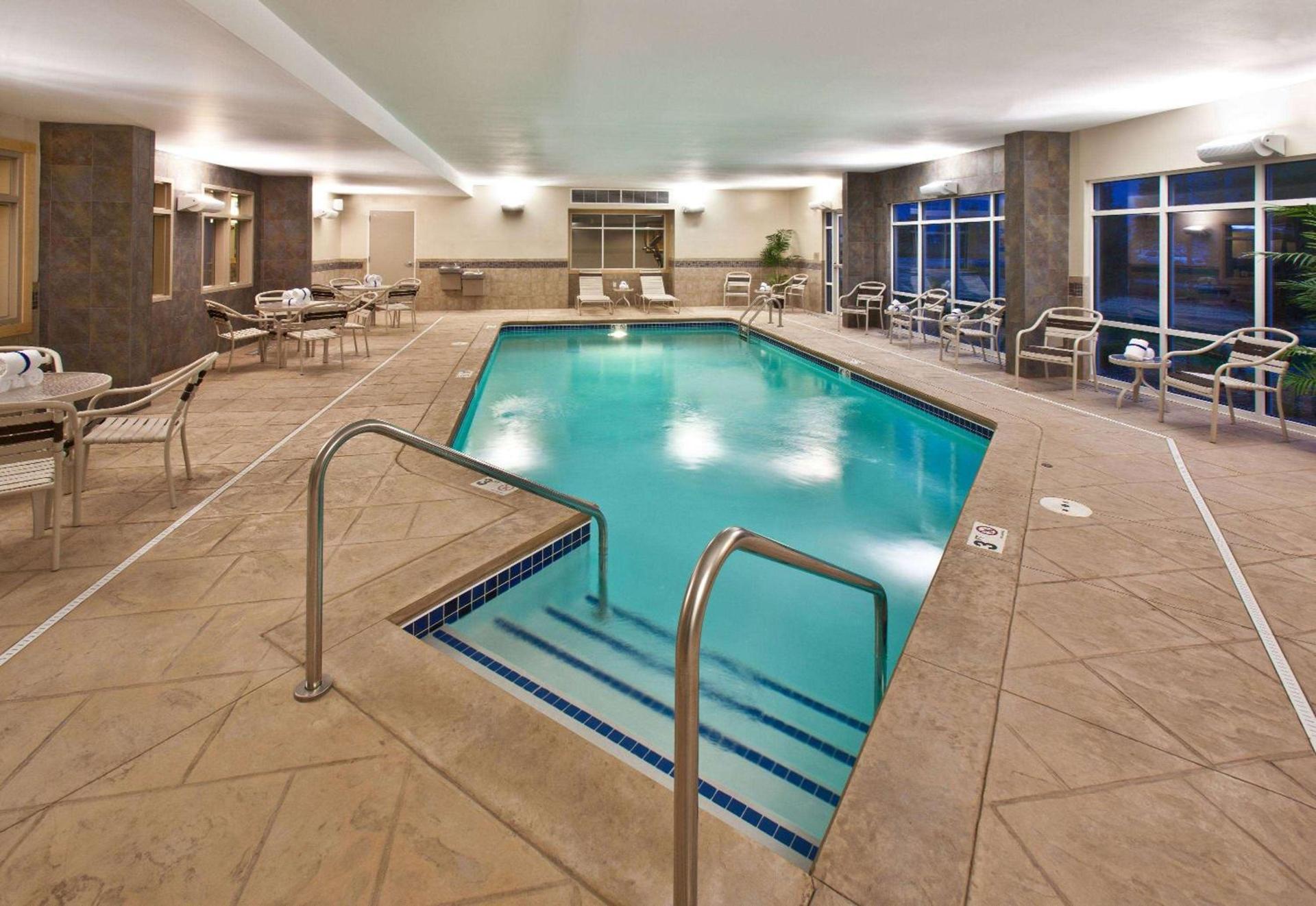 AmericInn by Wyndham Fairfield photo 58