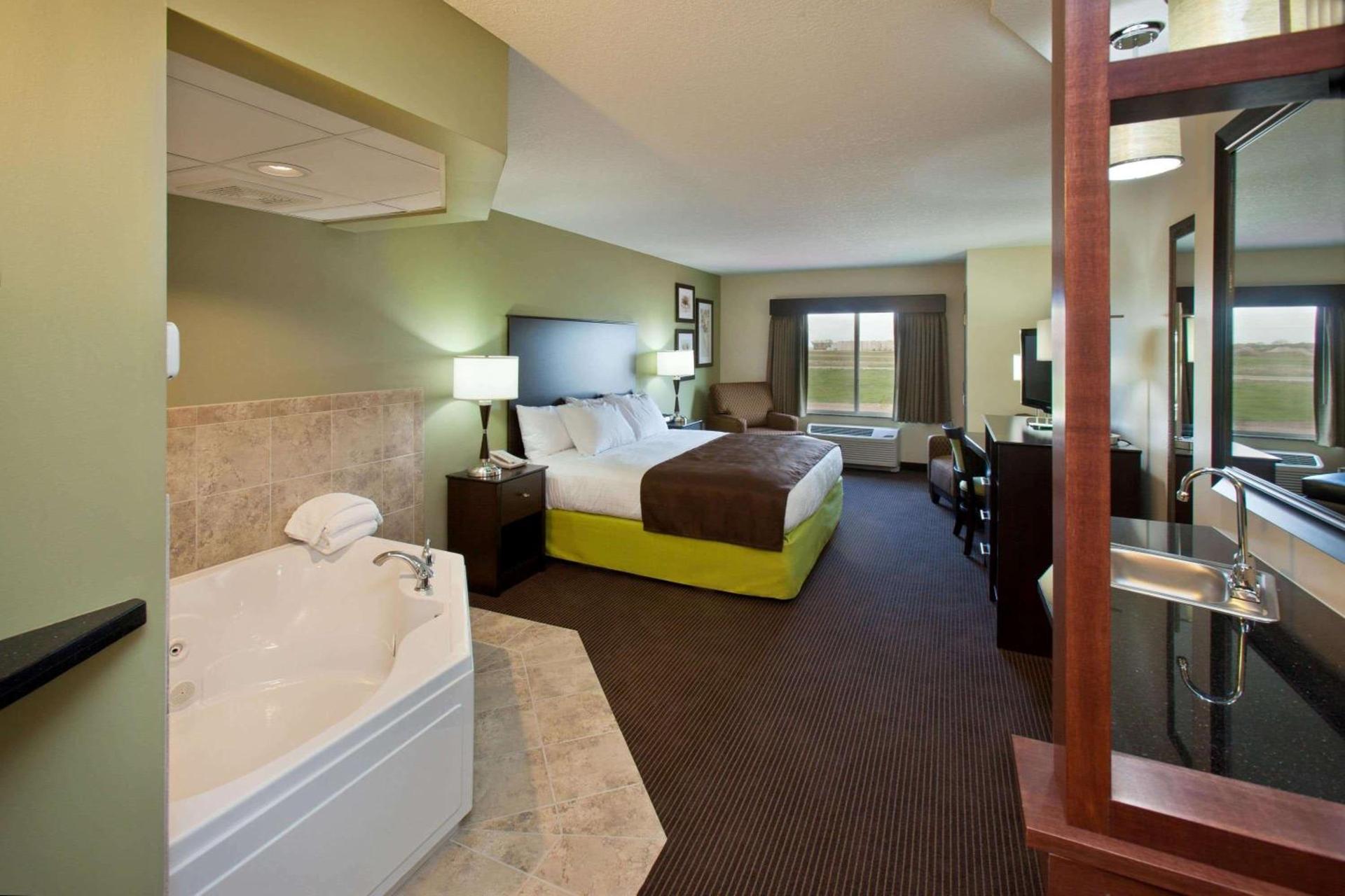 AmericInn by Wyndham Fairfield photo 55