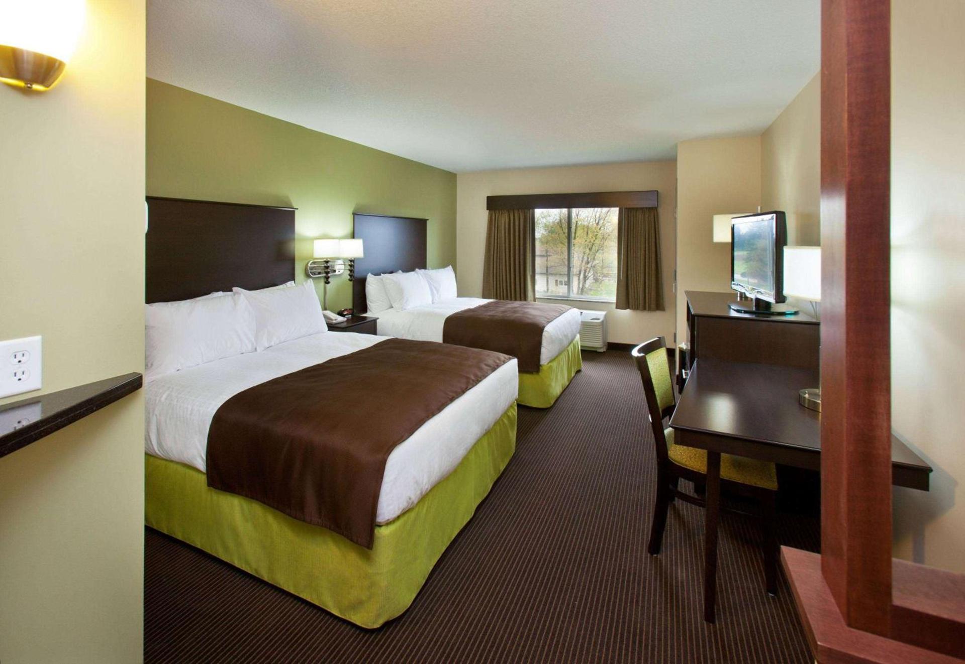 AmericInn by Wyndham Fairfield photo 57