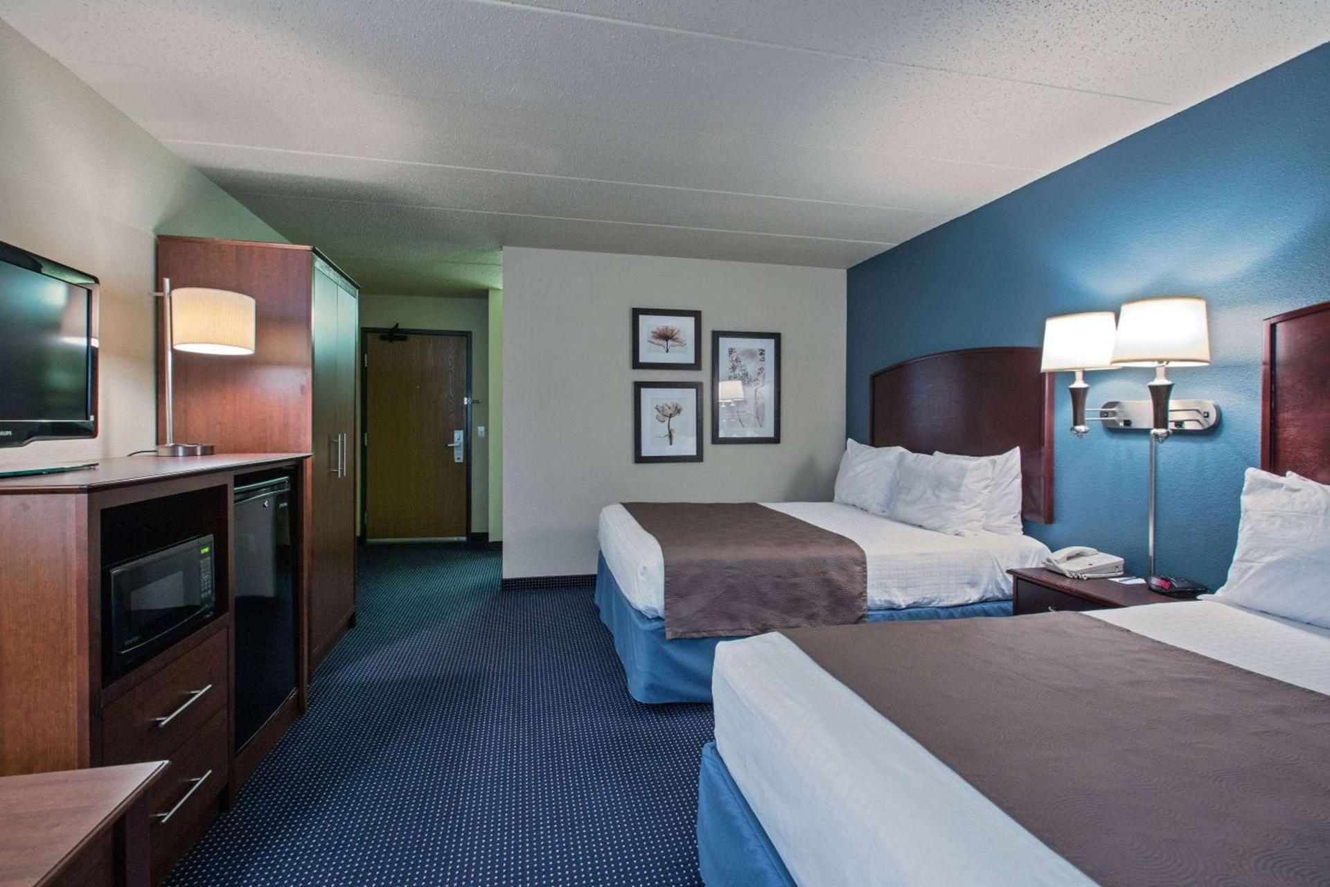 AmericInn by Wyndham Fort Dodge photo 10