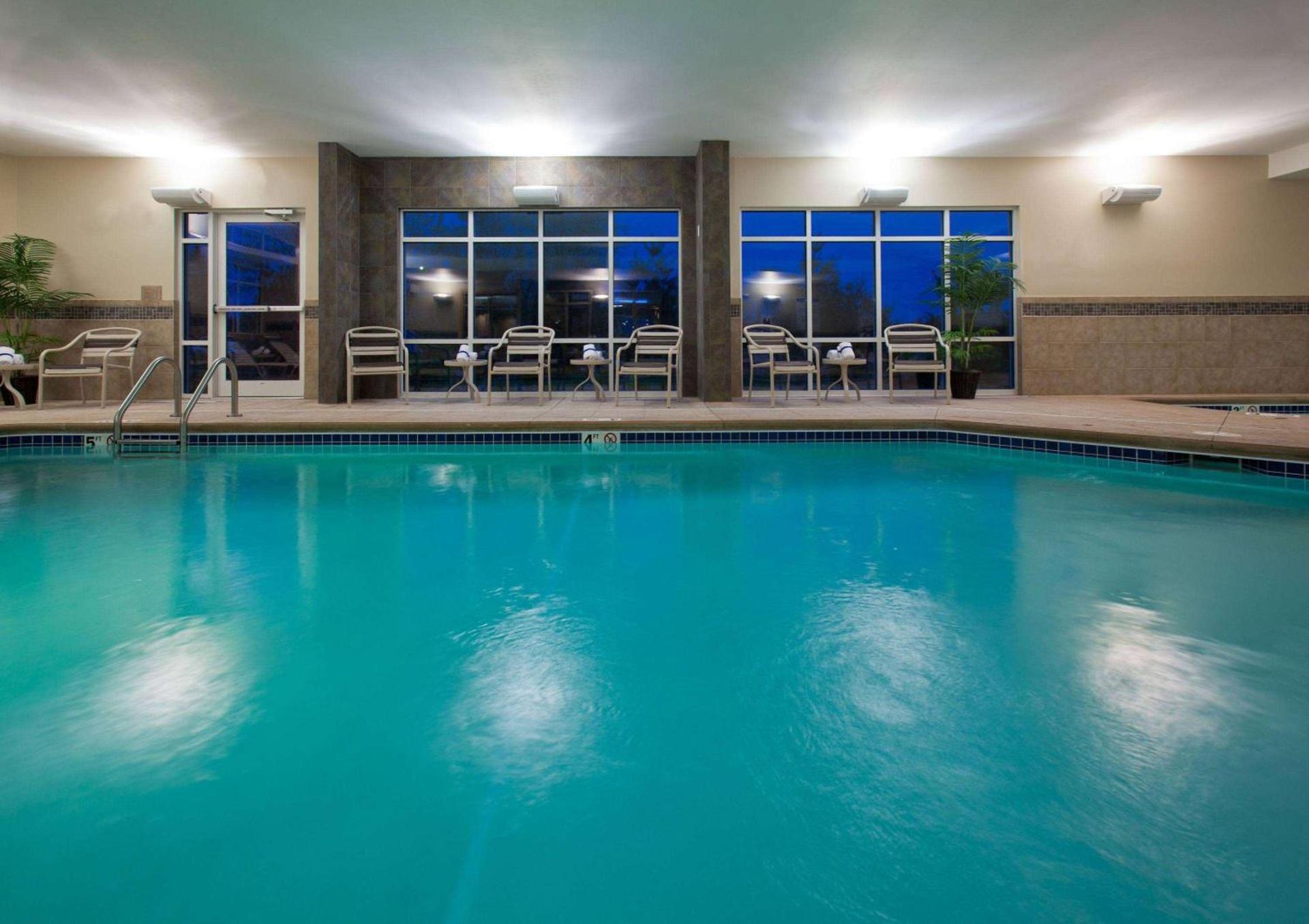 AmericInn by Wyndham Fairfield photo 46