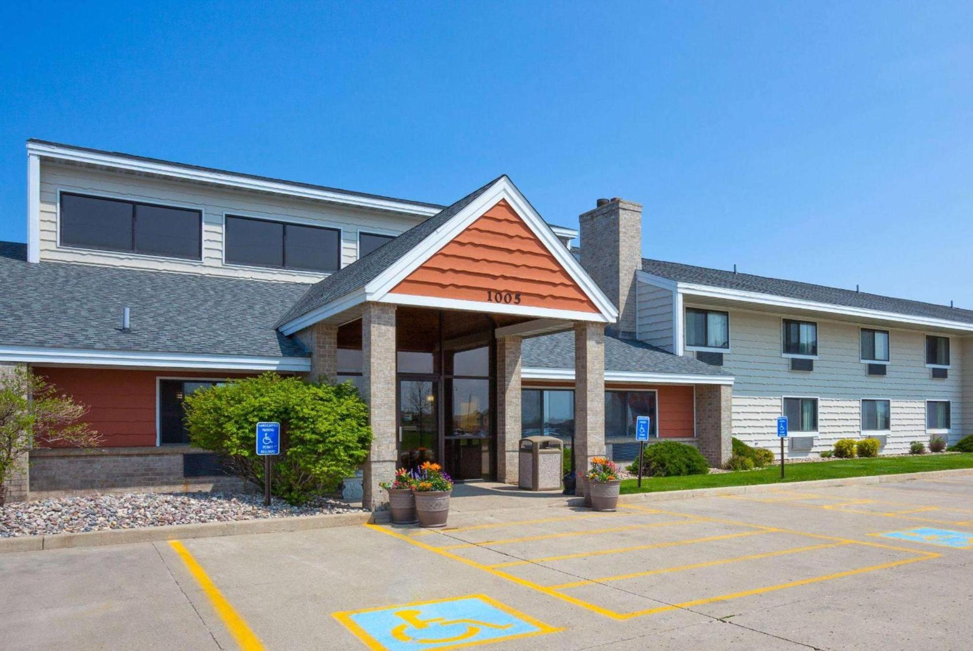 AmericInn by Wyndham Spencer photo 26
