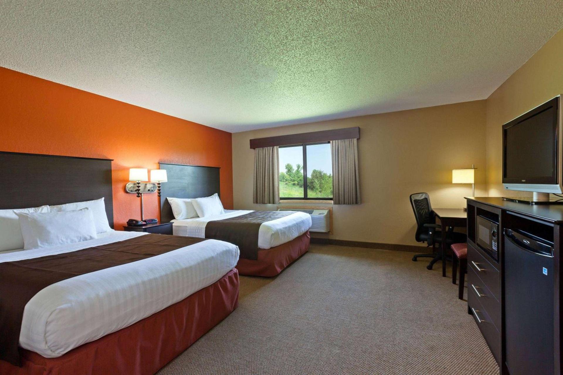AmericInn by Wyndham Algona photo 21