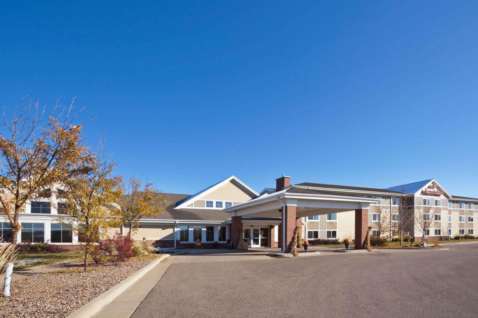 AmericInn by Wyndham Fort Pierre Conference Center photo 1