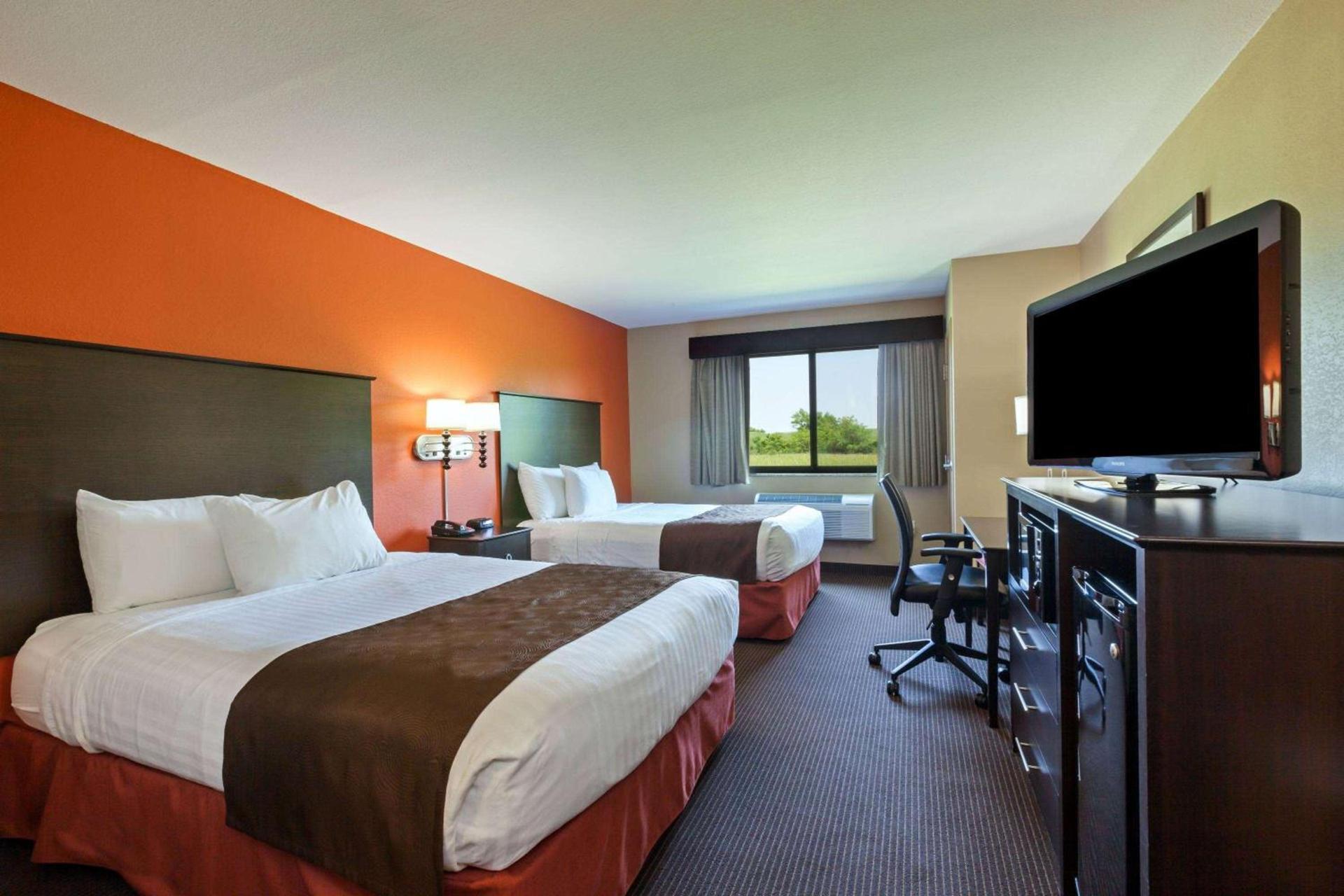 AmericInn by Wyndham Algona photo 20