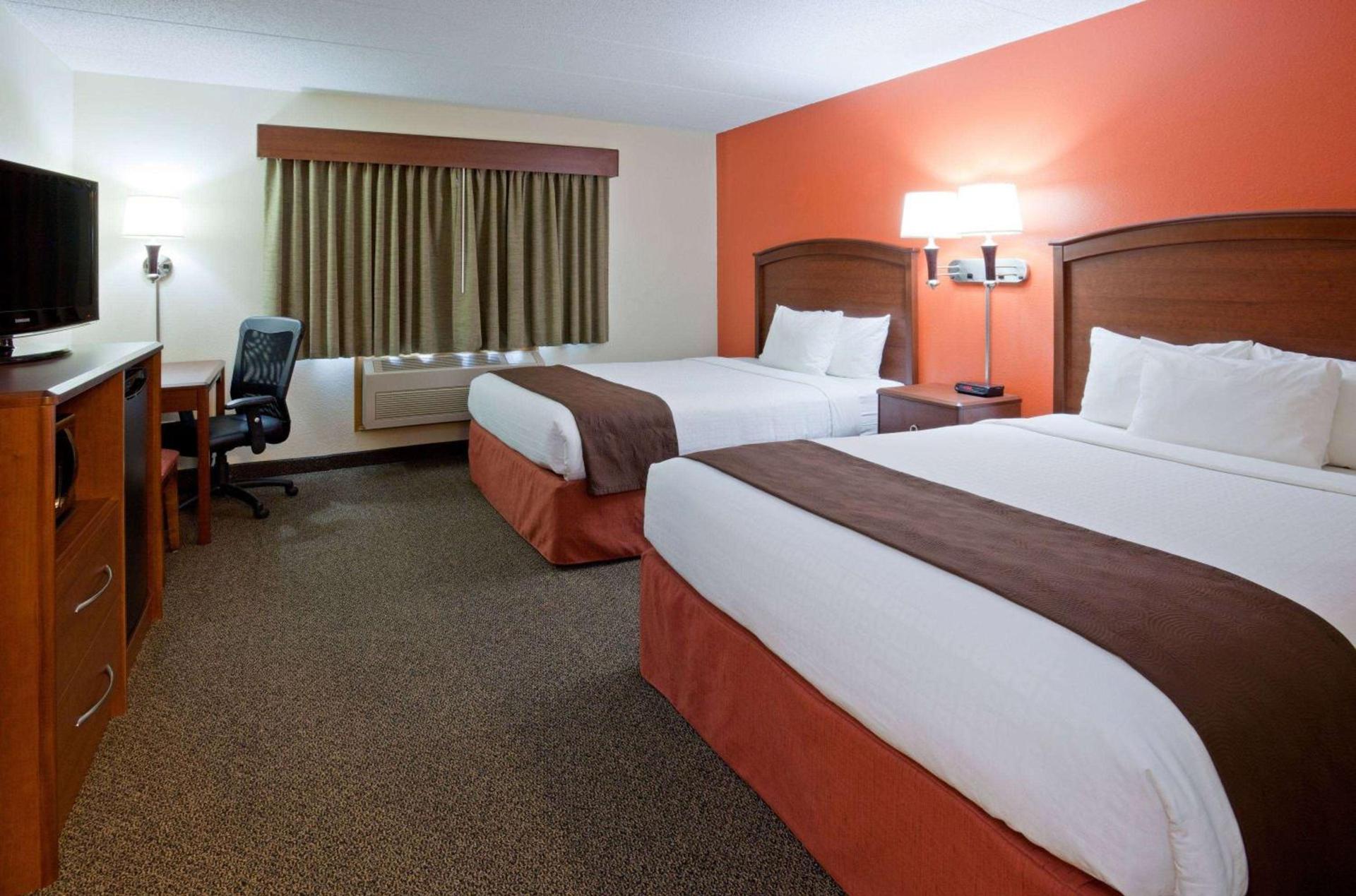 AmericInn by Wyndham Virginia photo 44