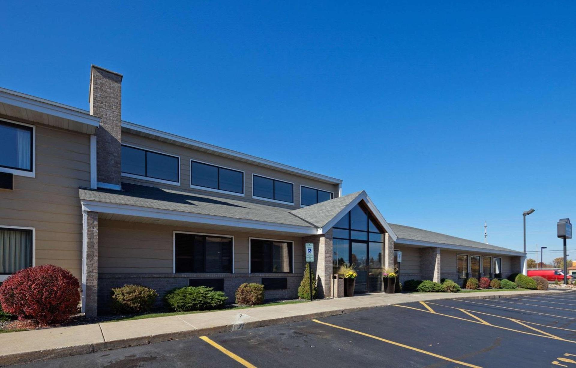 AmericInn by Wyndham Hartford WI — hotel in Hartford
