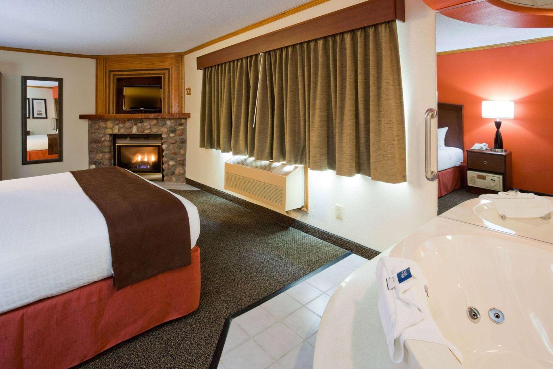 AmericInn by Wyndham Virginia photo 48