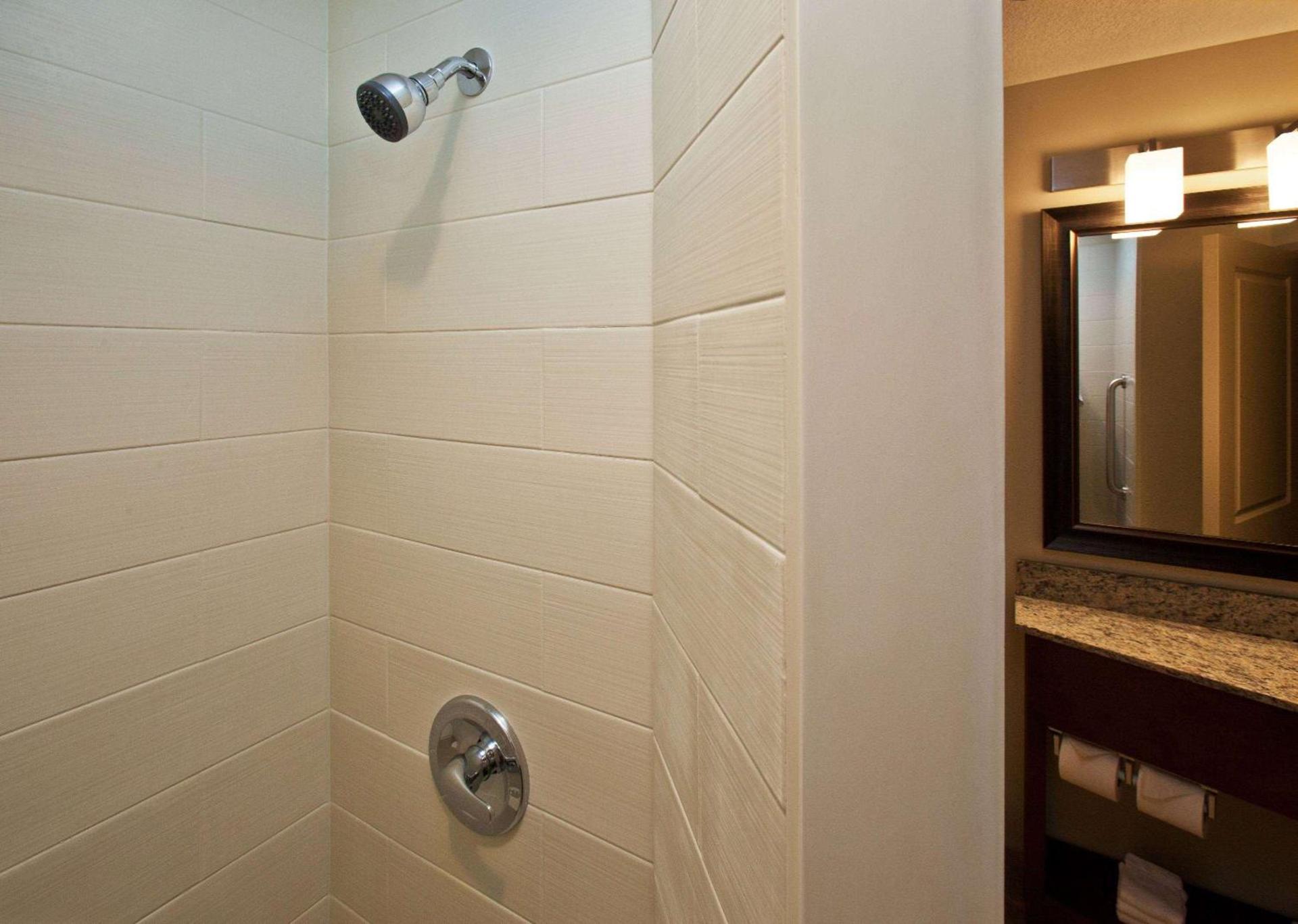 AmericInn by Wyndham Fairfield photo 37