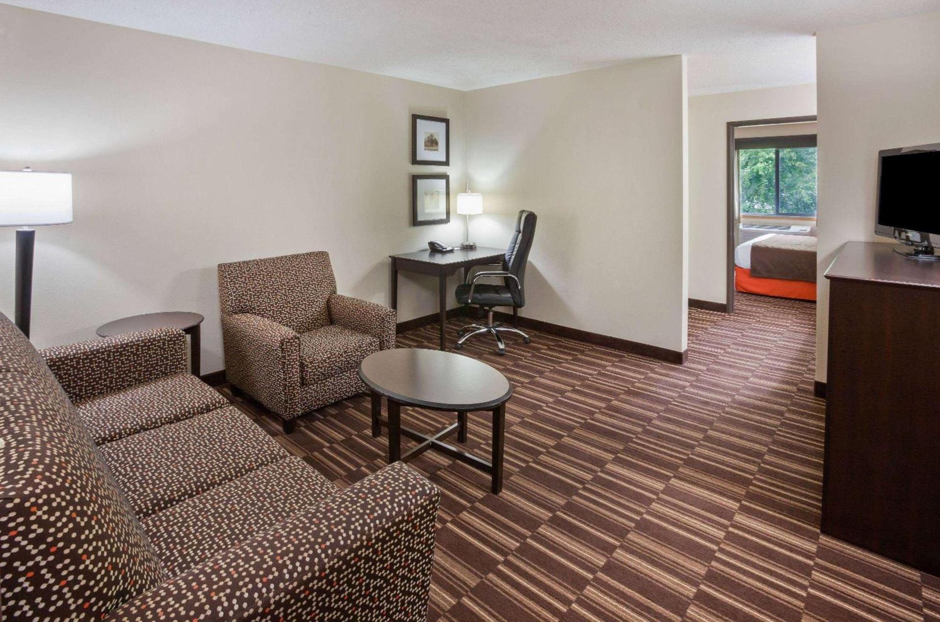 AmericInn by Wyndham Sartell photo 12