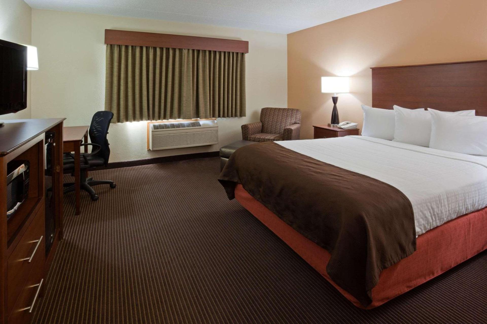 AmericInn by Wyndham Bismarck photo 11