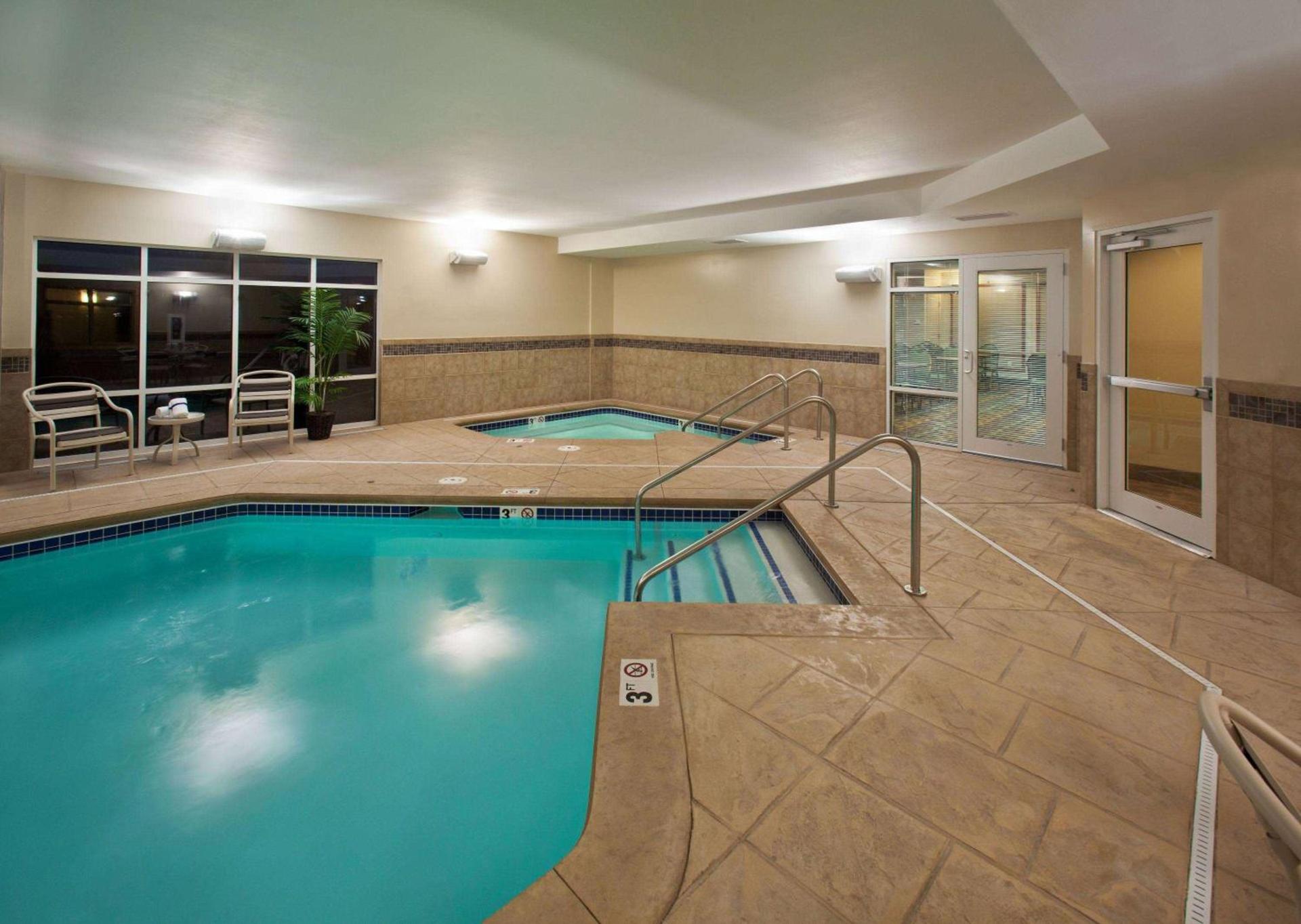 AmericInn by Wyndham Fairfield photo 34