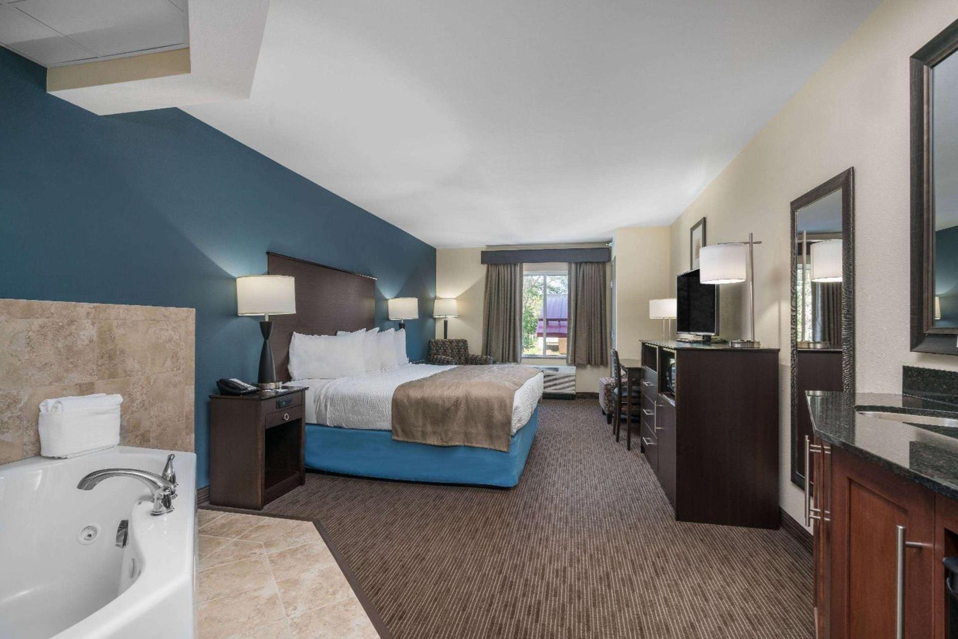 AmericInn by Wyndham Winona photo 54