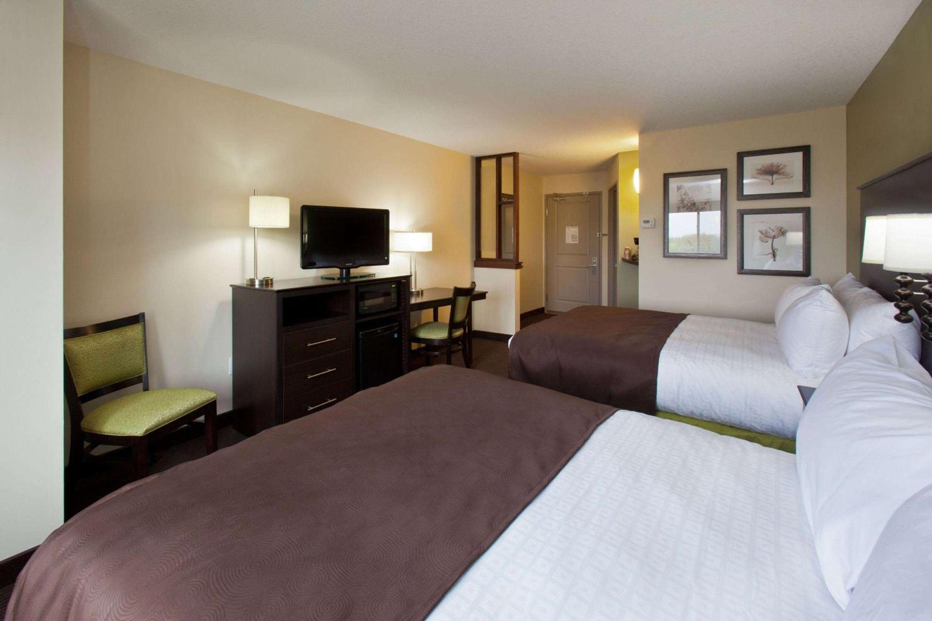 AmericInn by Wyndham Fairfield photo 31